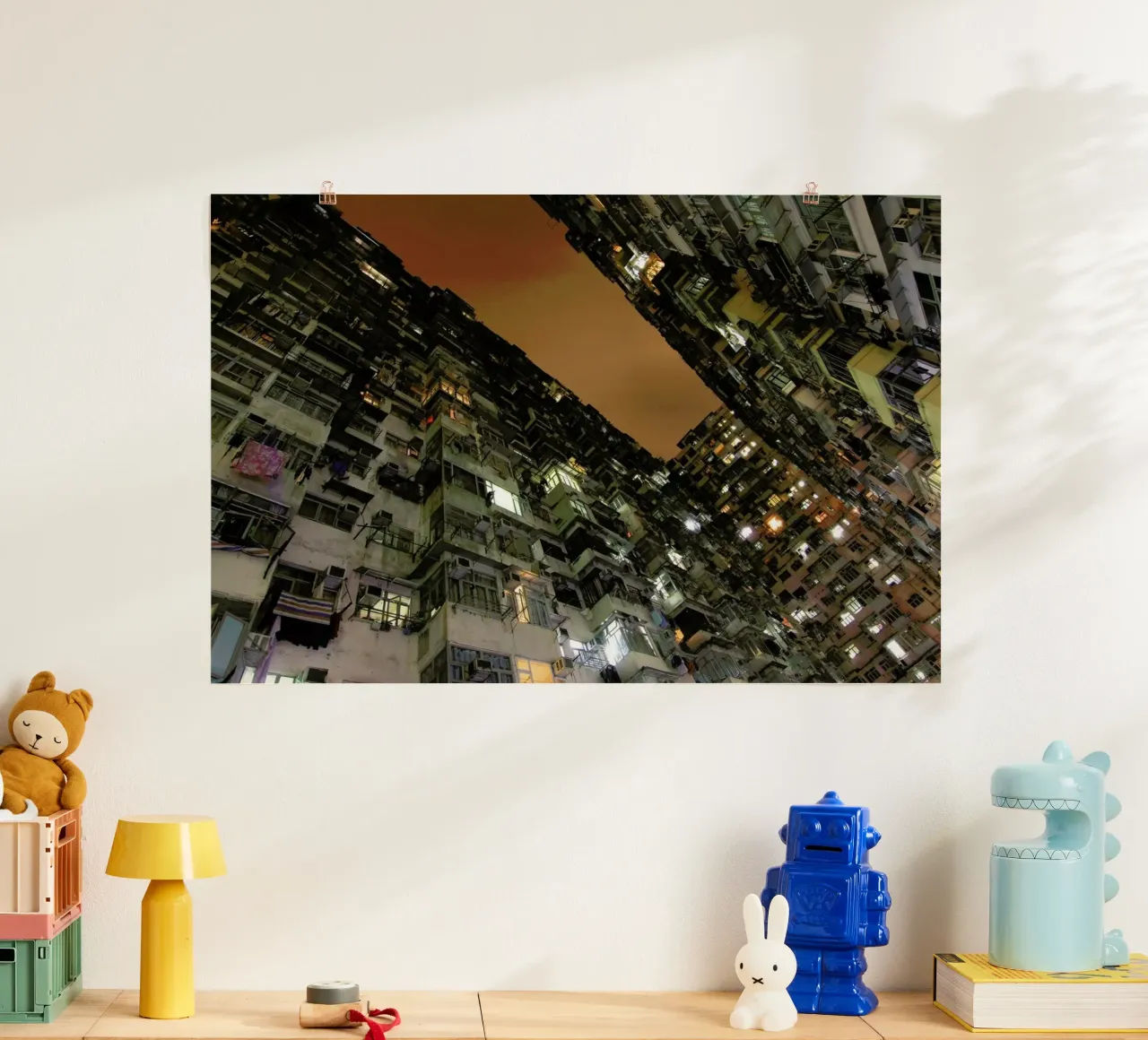 Yick Cheong 2 poster con telaio in plastica da Marc Gruninger