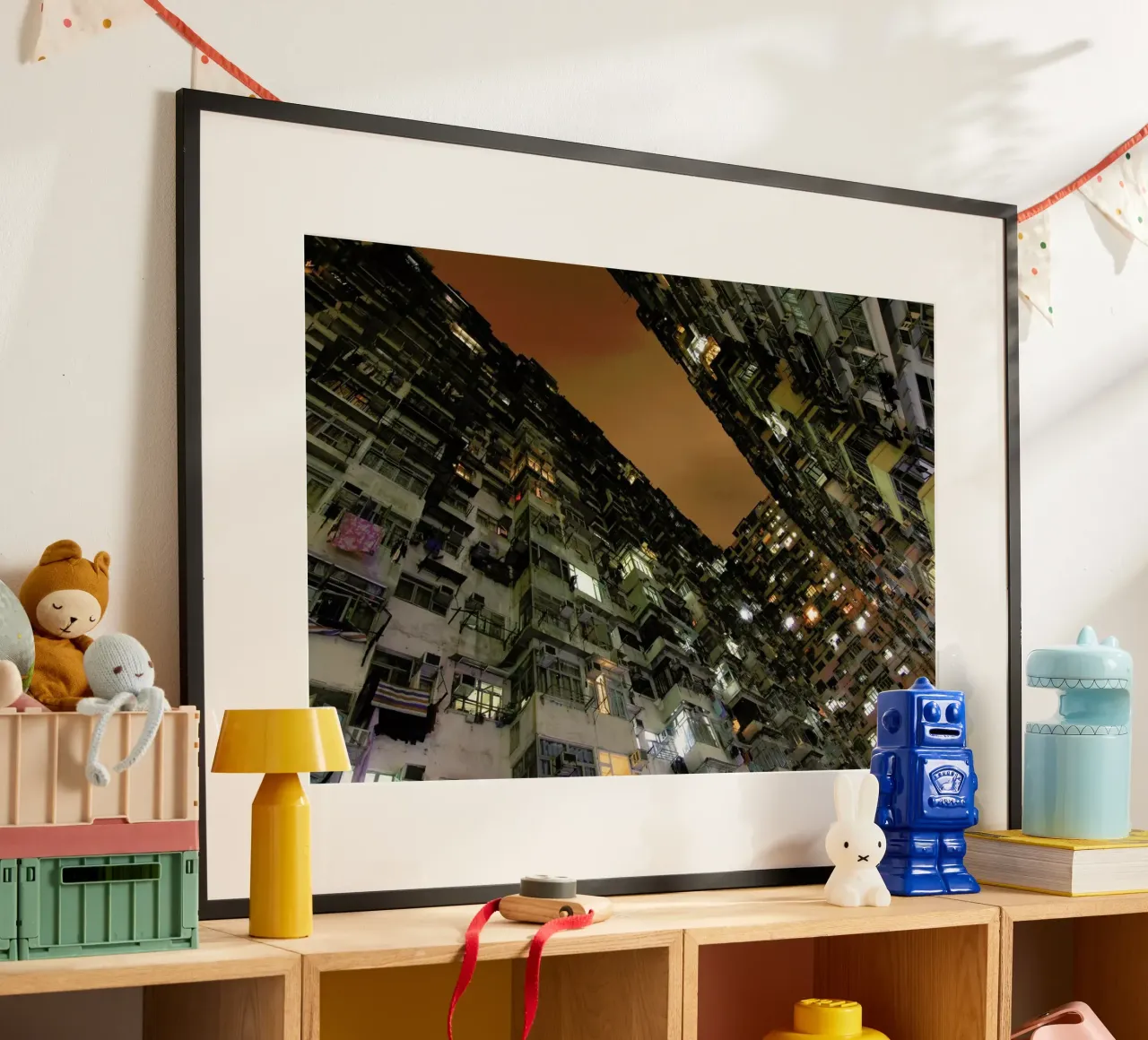 Yick Cheong 2 poster con telaio in plastica da Marc Gruninger