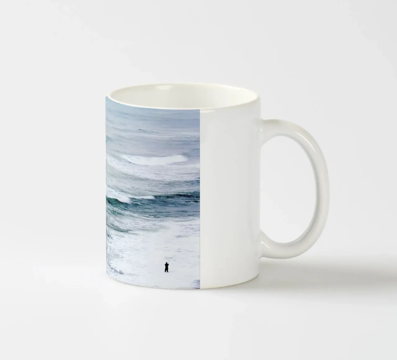 The fisherman II tazza in ceramica da Tal Paz-Fridman