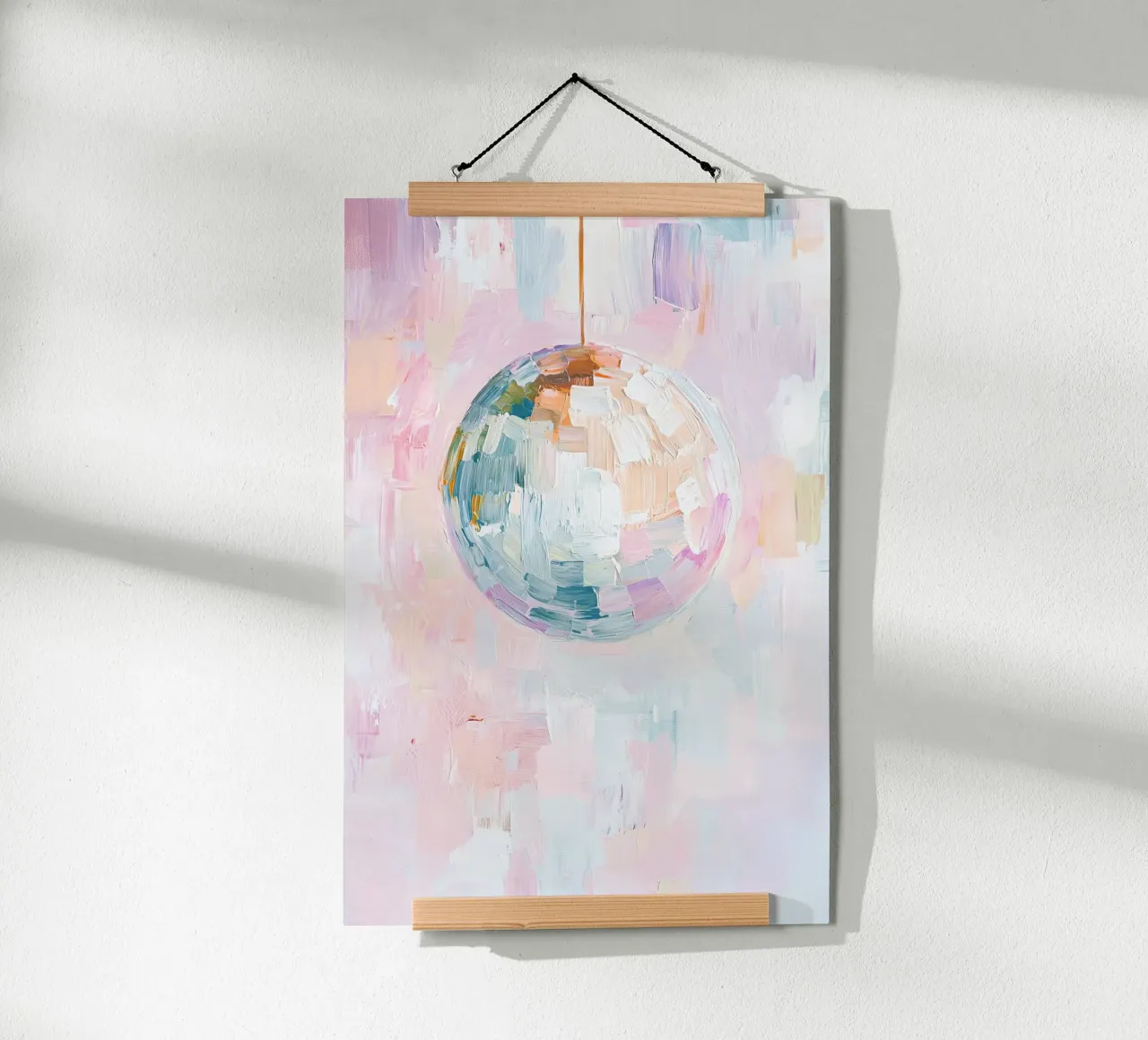 Pastel Disco Bal, Abstracte Leuke Print, Decoratie Meisjeskamer poster met houten frame van Little Lila