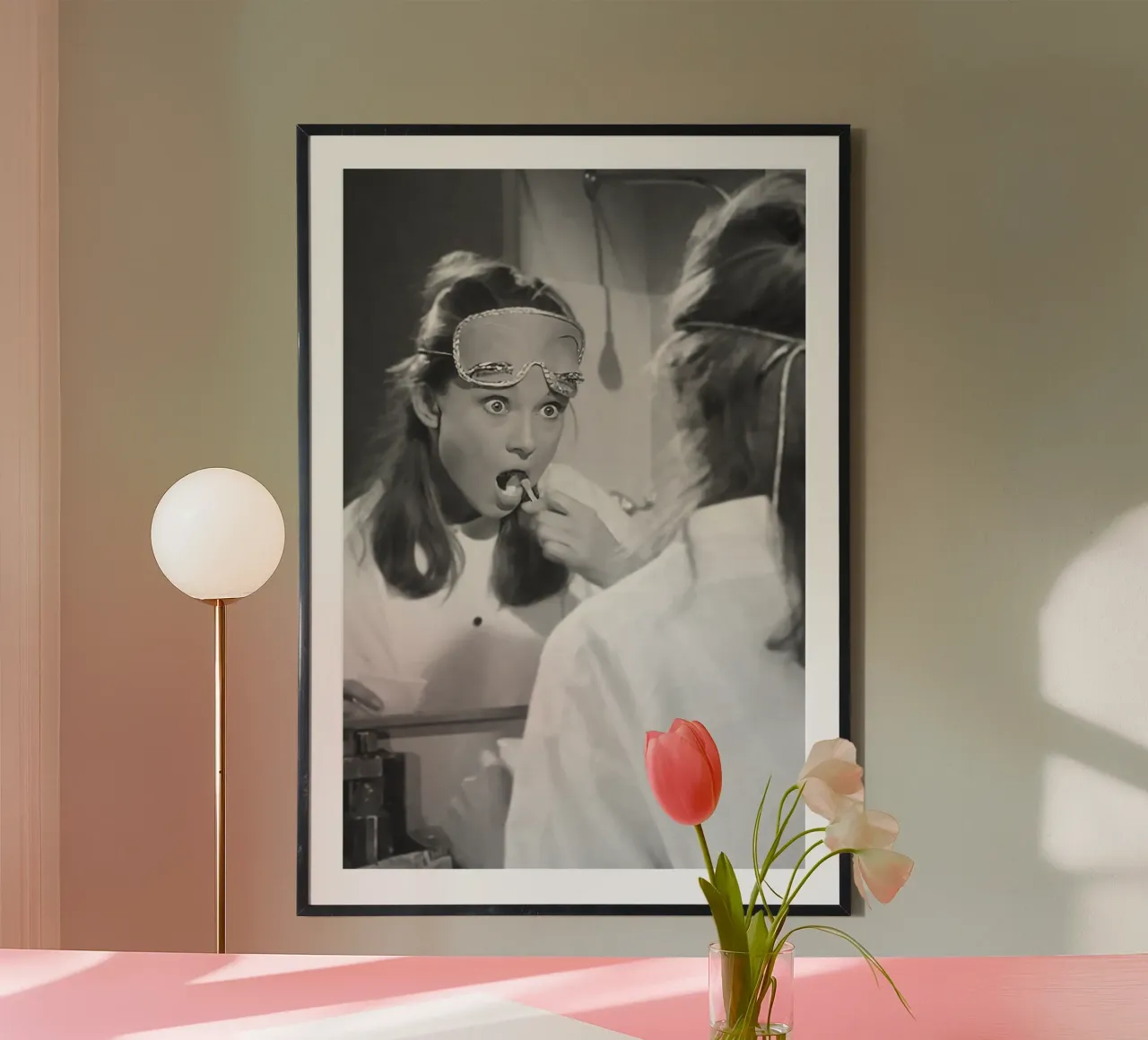 Audrey Hepburn Brushing poster da Attaboy Dsgn