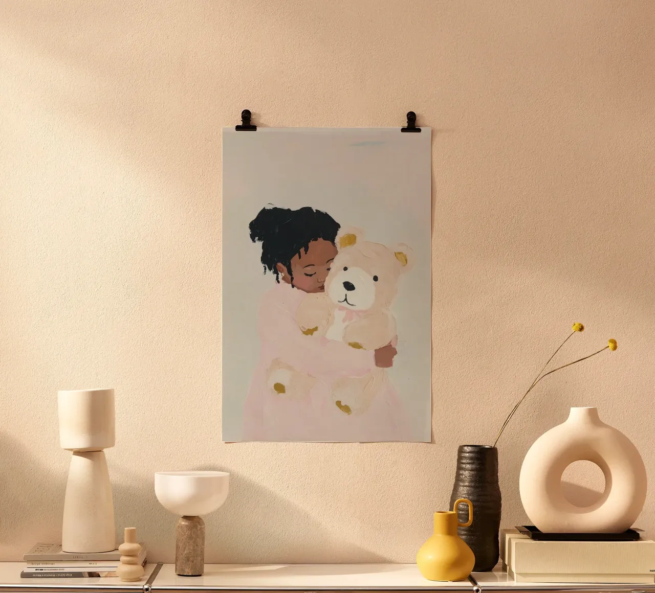 Stampa per la cameretta delle bambine, stampa orsetto per la stanza dei giochi, pastello poster con telaio in alluminio da Little Lila