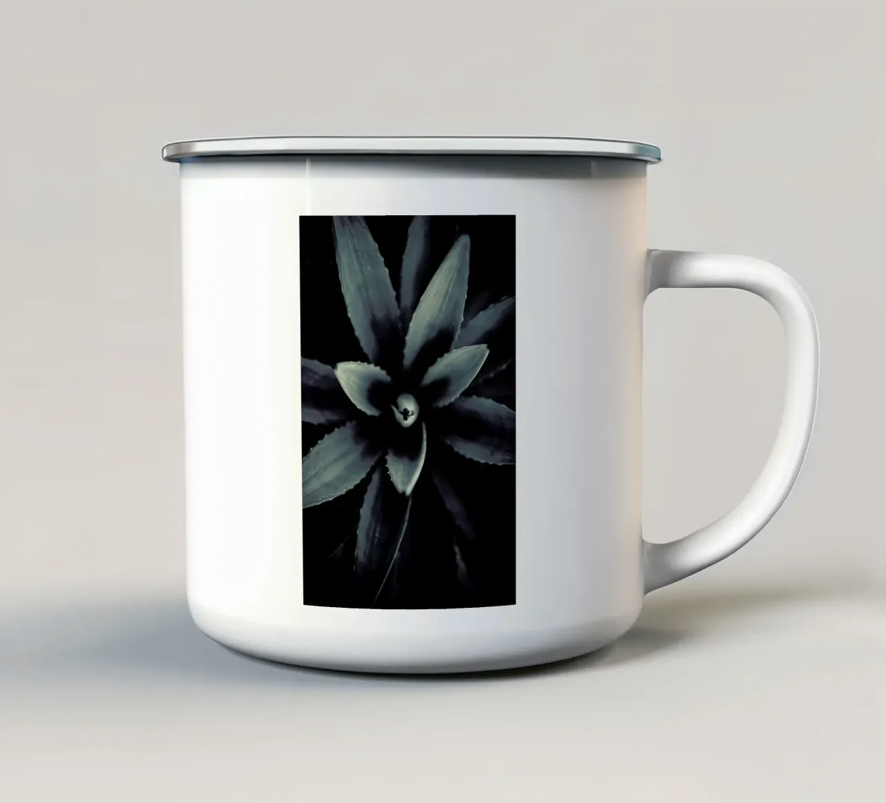 Palms-1831 tazza in smalto da Chris Abatzis