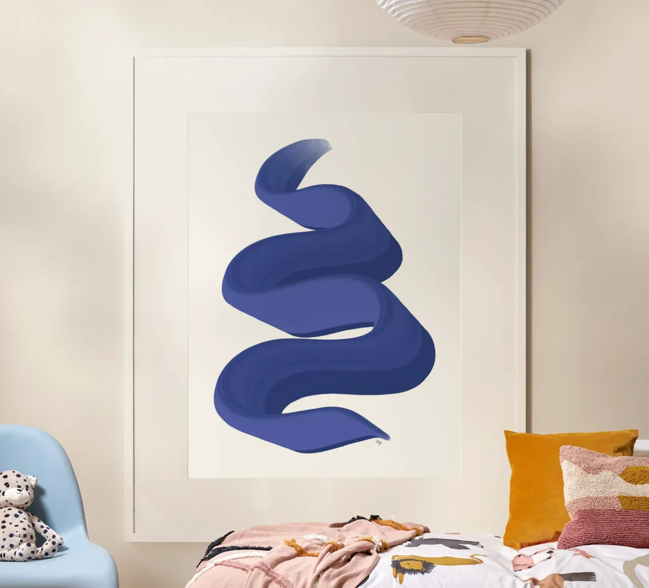 Serpente astratto di vernice blu poster con telaio in alluminio da Martina
