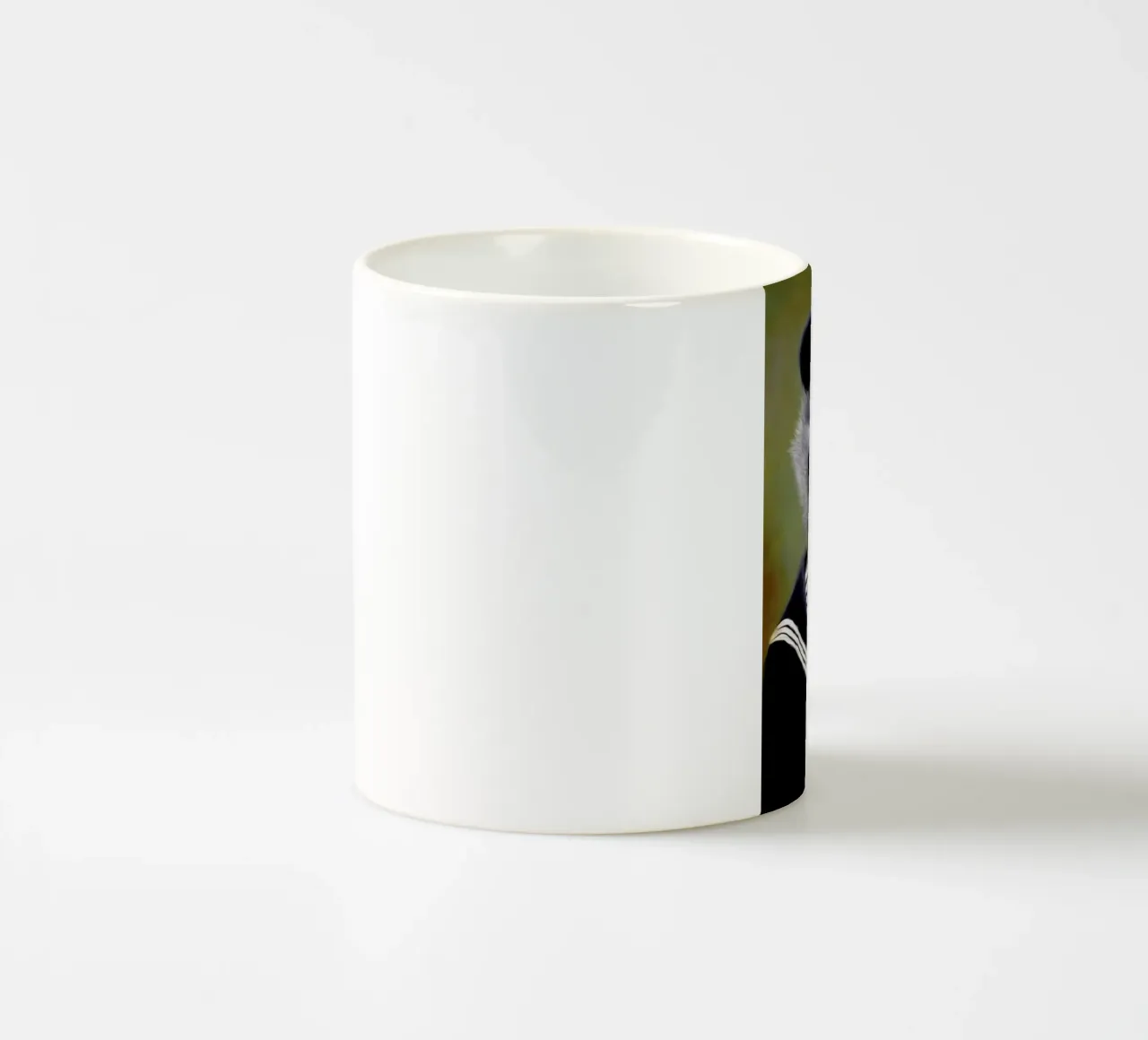 The Sad Monkey tazza in ceramica da Tein Lucasson