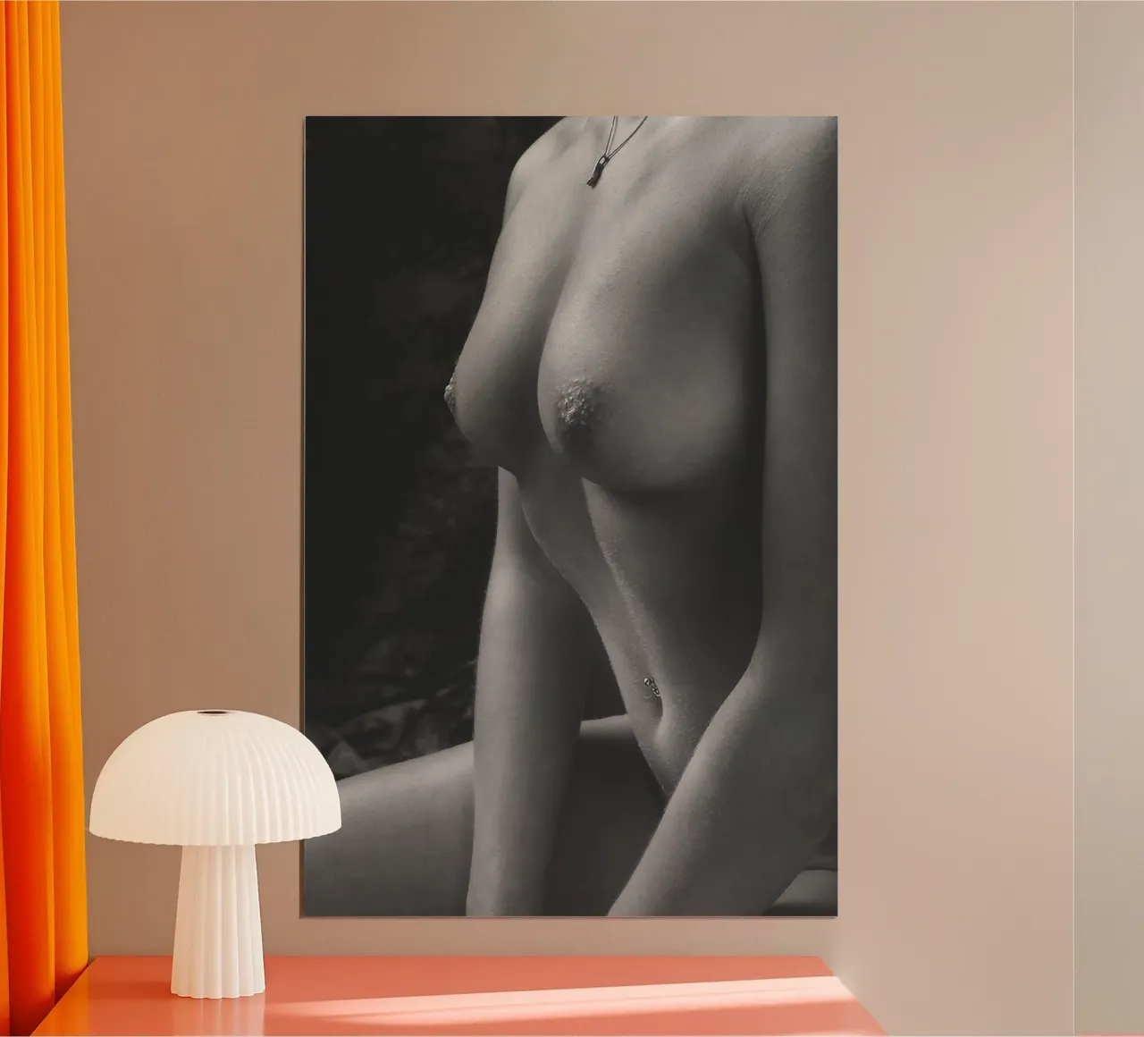 Becci Breasts 2 Mono poster con telaio in plastica da Dave Hare Photography