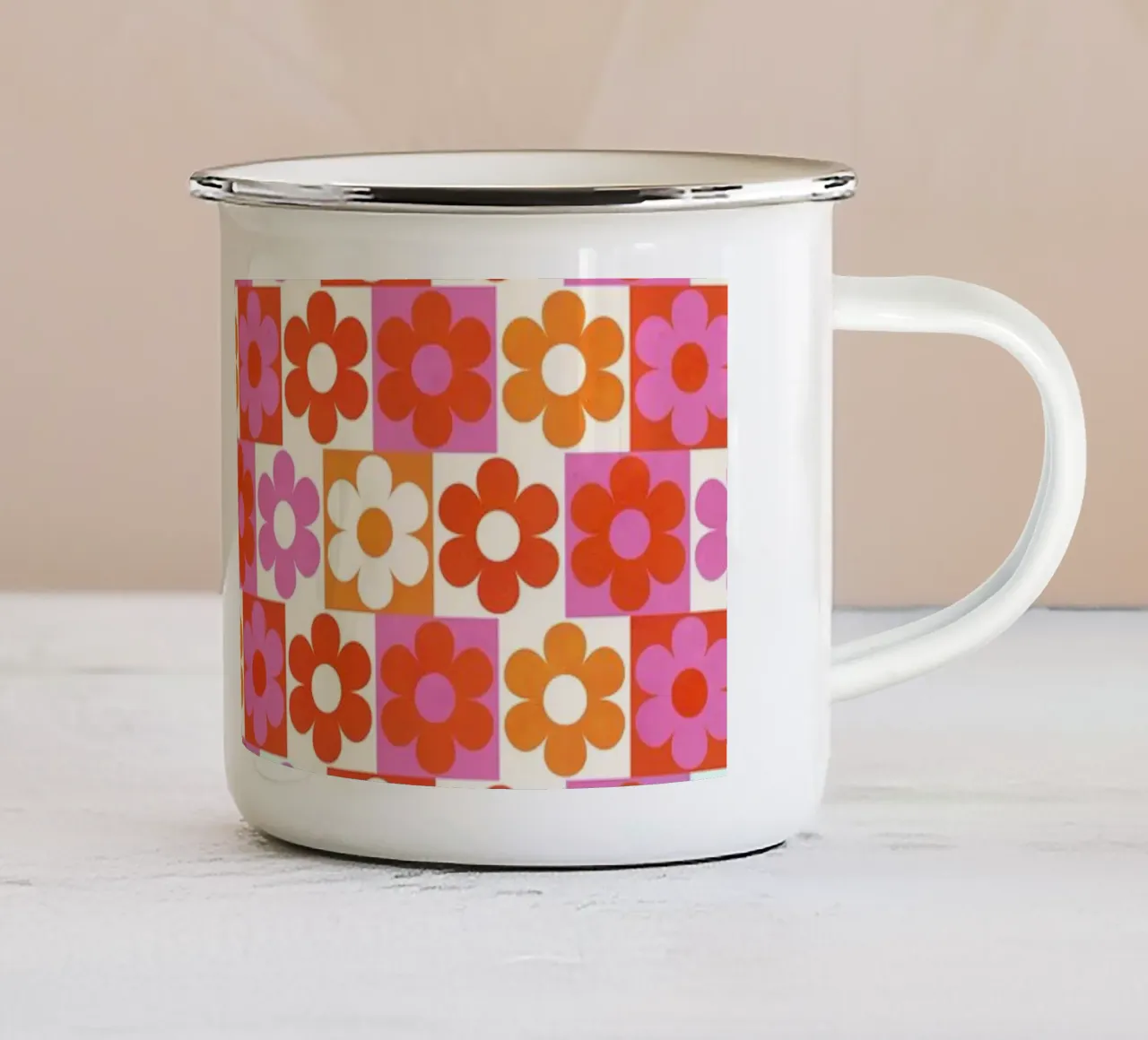 Retro 70s Daisy Pattern Art Print - Pink and Orange tazza in smalto da showmemars