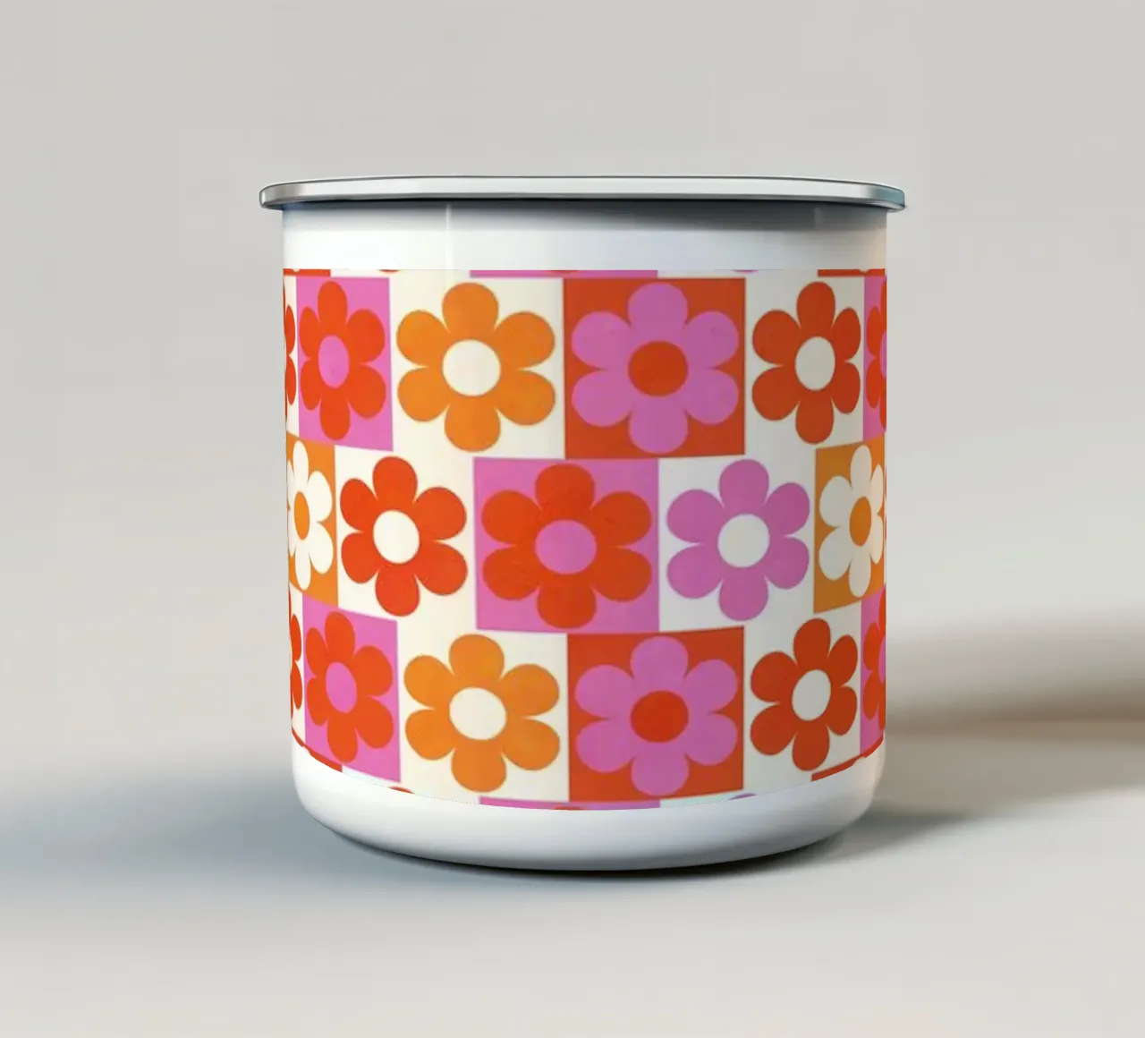Retro 70s Daisy Pattern Art Print - Pink and Orange tazza in smalto da showmemars