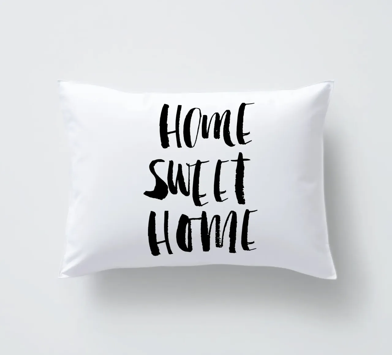 Home Sweet Home Design tipografico in bianco e nero cuscino da THE MOTIVATED TYPE