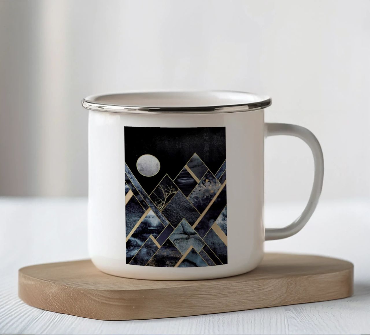 Stormy Mountains tazza in smalto da Elisabeth Fredriksson