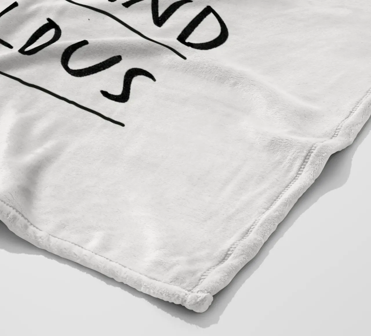Una ragazza dovrebbe essere due cose: di classe e favolosa. coperta in pile da THE MOTIVATED TYPE