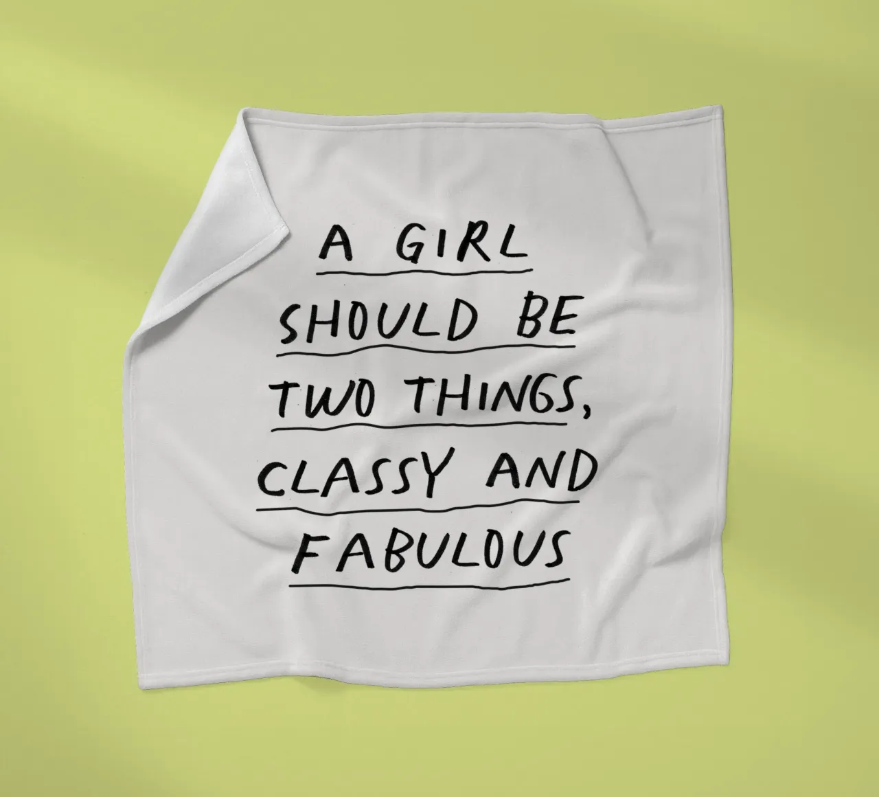 Una ragazza dovrebbe essere due cose: di classe e favolosa. coperta in pile da THE MOTIVATED TYPE