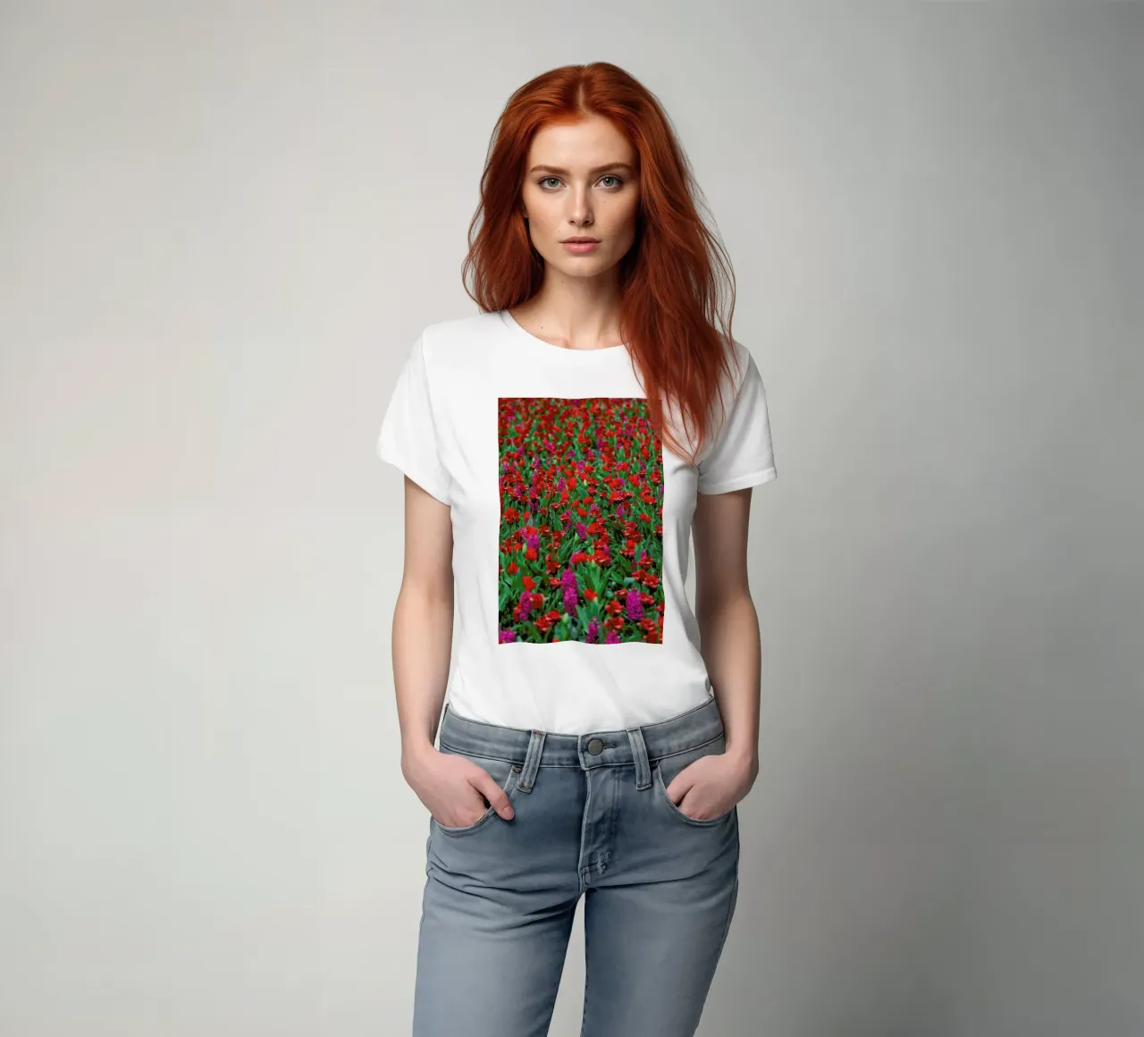 Tulip Field Red t-shirt da Curious Collections by Marielle Leenders