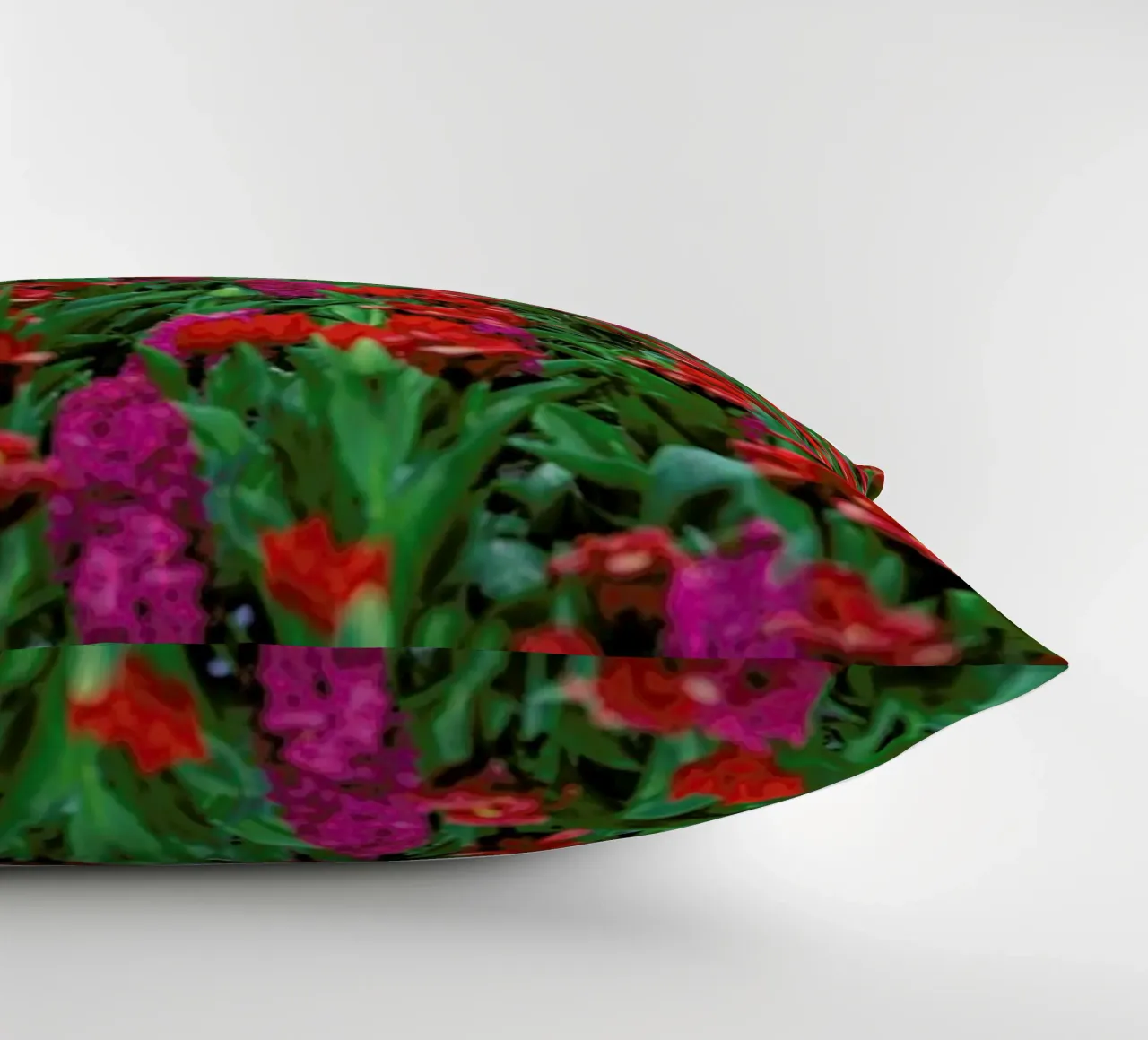 Tulip Field Red cuscino da Curious Collections by Marielle Leenders