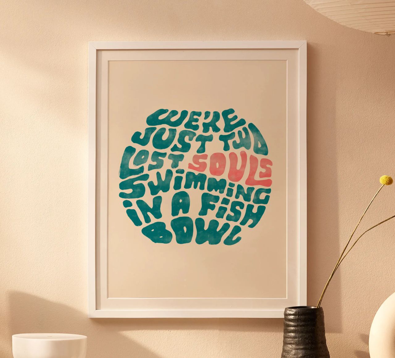 Due anime perdute poster con telaio in legno da Studio Mooodz