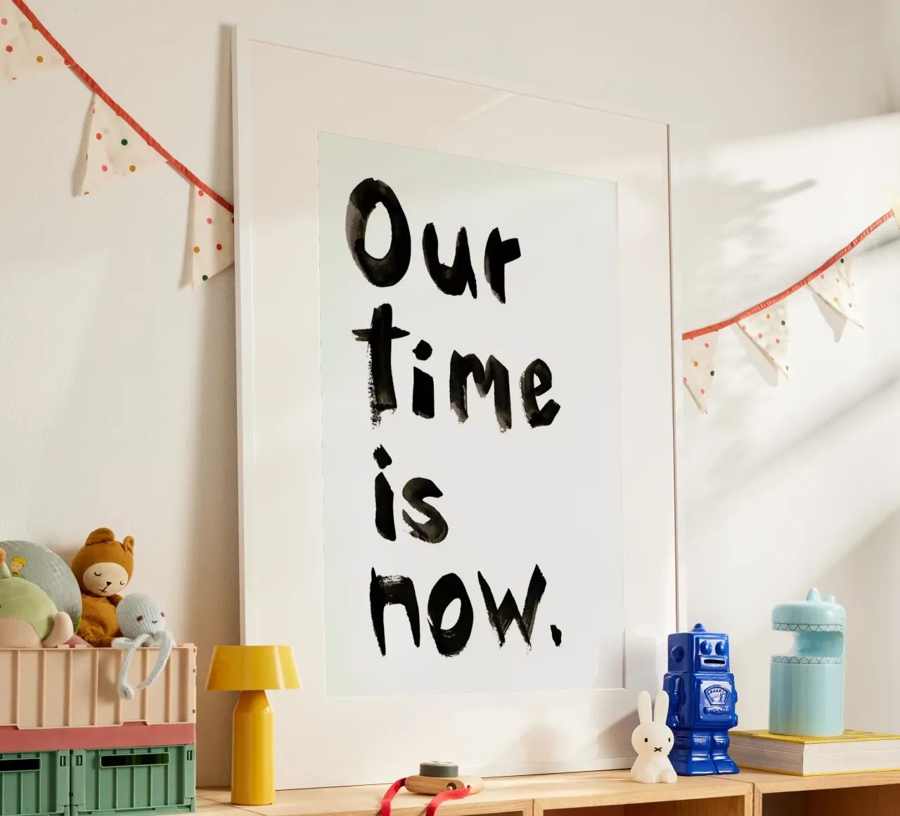 Our Time Is Now poster con telaio in plastica da Farina Kuklinski