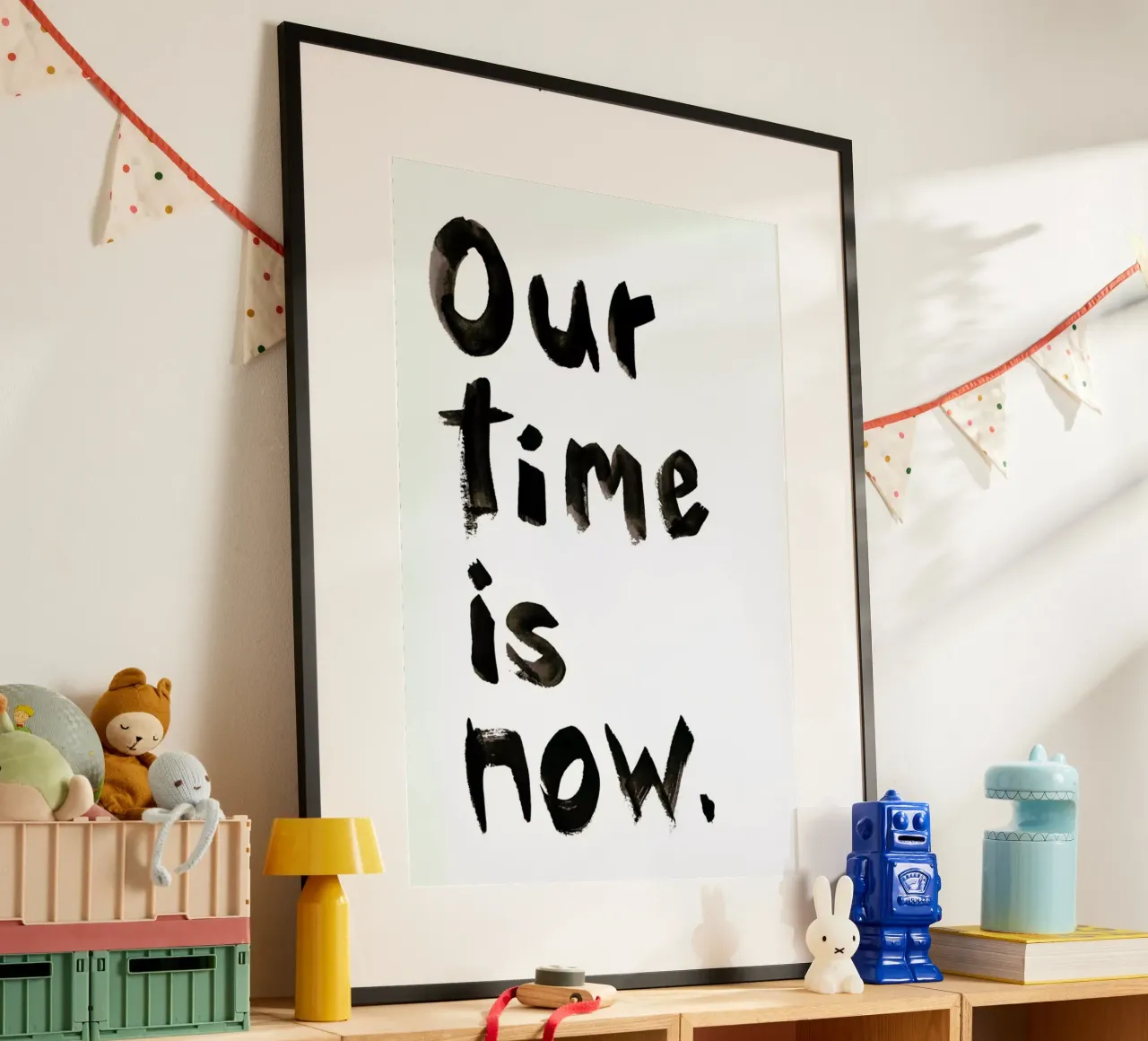 Our Time Is Now poster con telaio in plastica da Farina Kuklinski