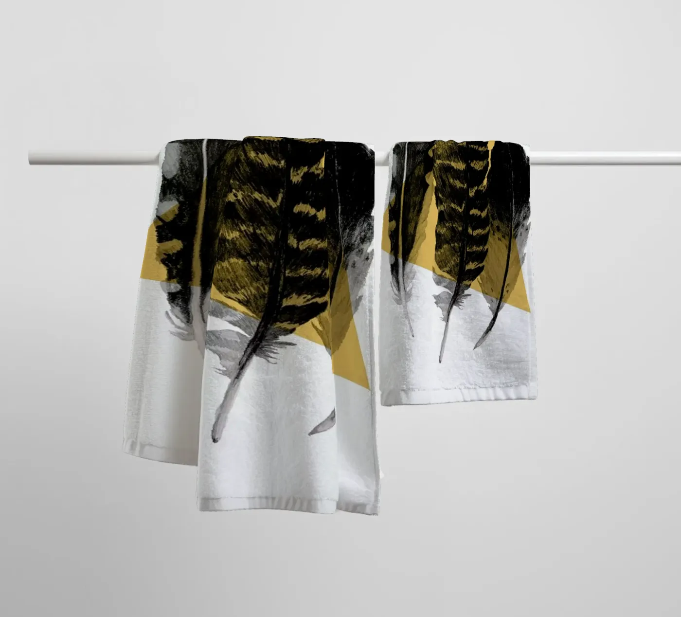 Feathers badhanddoek van Morgan Kendall