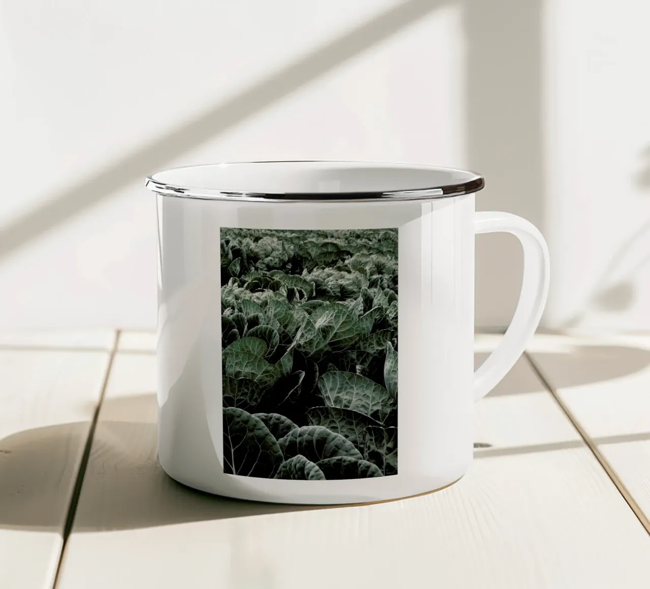 Eat Your Greens tazza in smalto da Studio Nahili