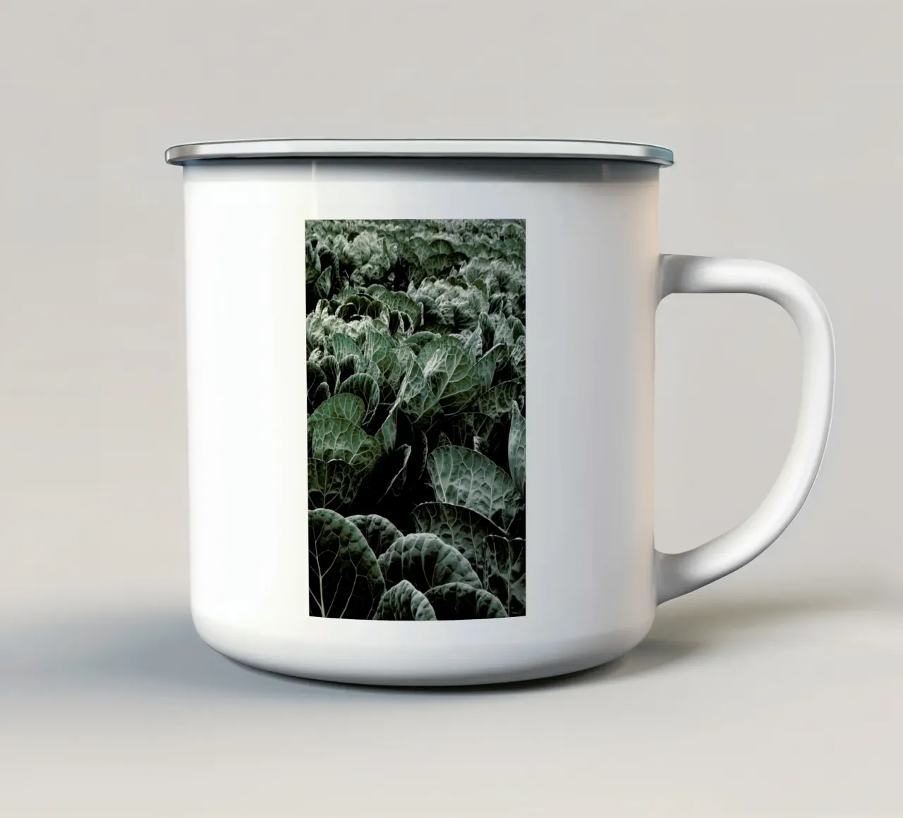 Eat Your Greens tazza in smalto da Studio Nahili
