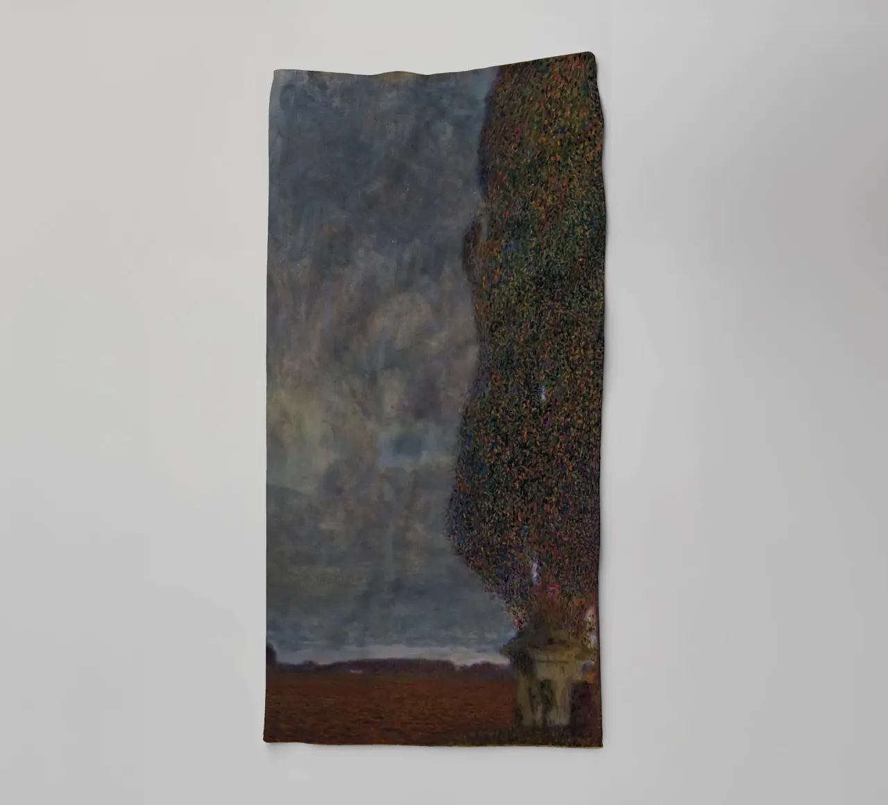 Gustav Klimt - Temporale in avvicinamento, Il grande pioppo II asciugamano da bagno da Timeless Artworks