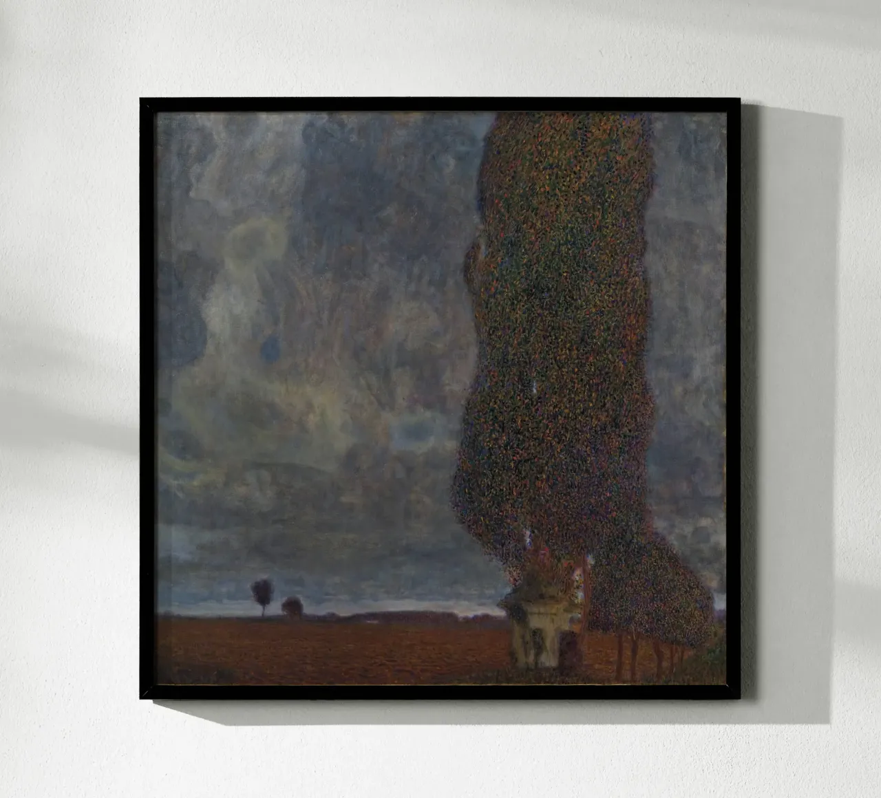 Gustav Klimt - Temporale in avvicinamento, Il grande pioppo II poster con telaio in legno da Timeless Artworks