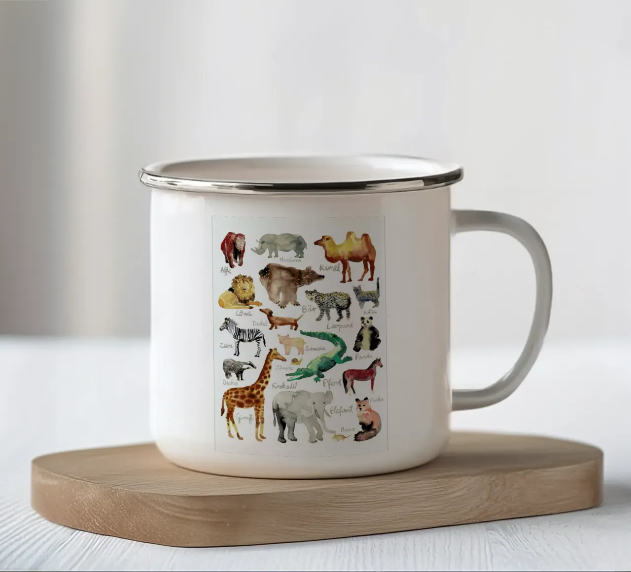 The Animal Kingdom tazza in smalto da Farina Kuklinski