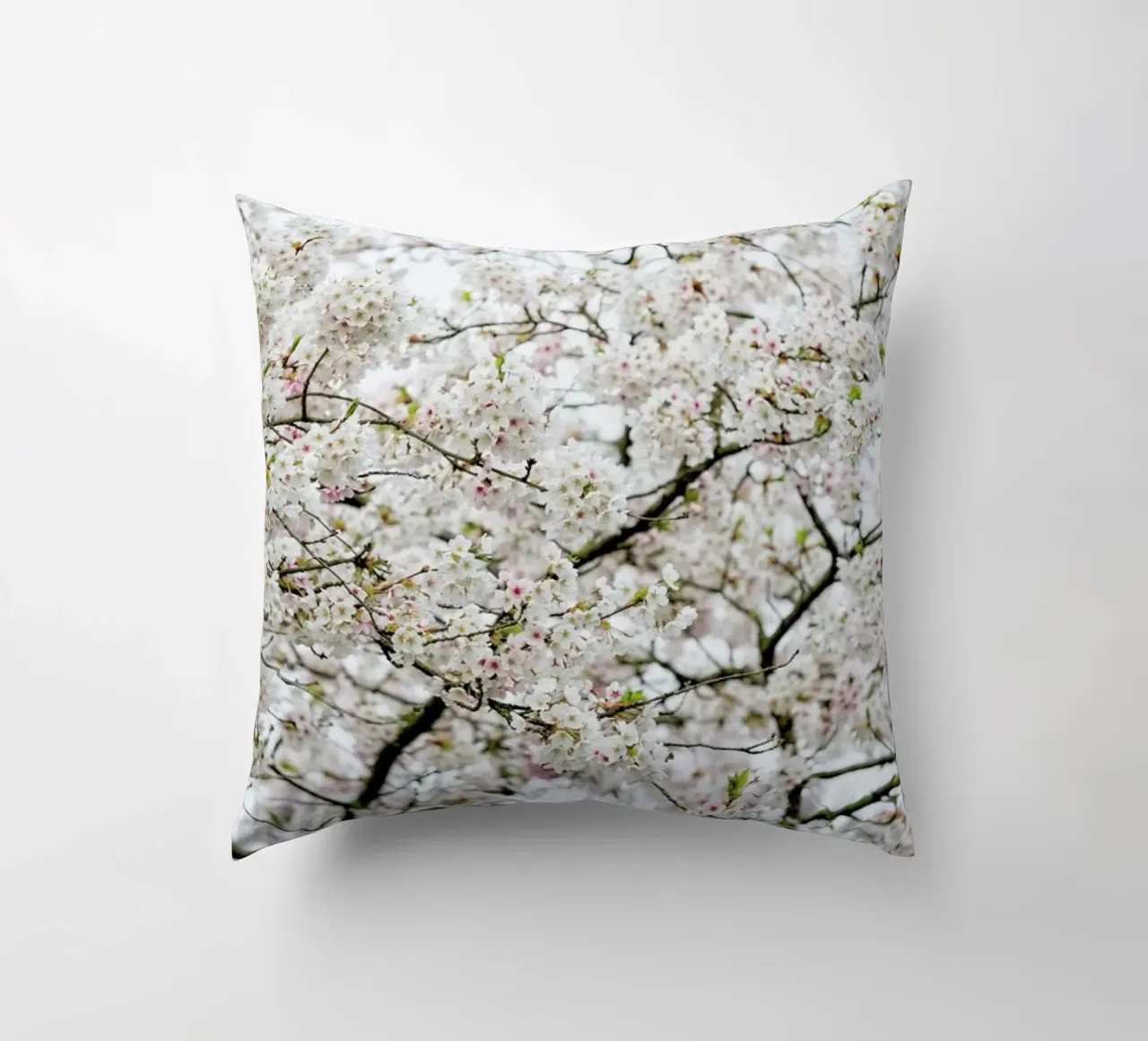 Blossom White 1 cuscino da Curious Collections by Marielle Leenders