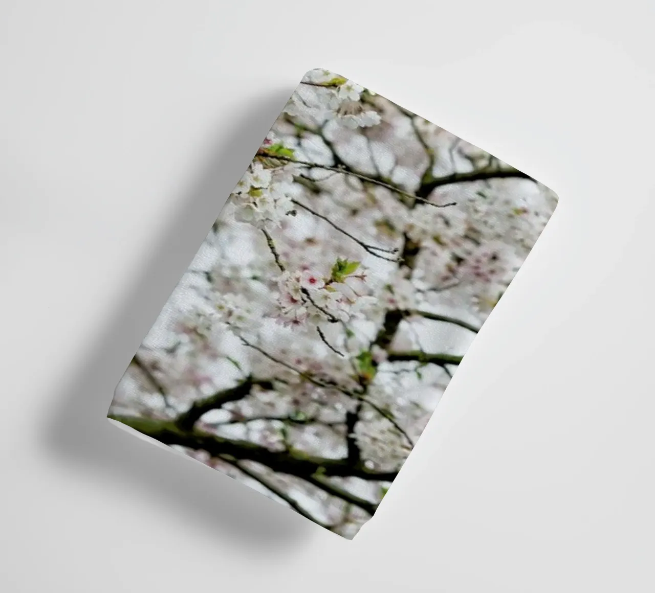 Blossom White 1 asciugamano da bagno da Curious Collections by Marielle Leenders