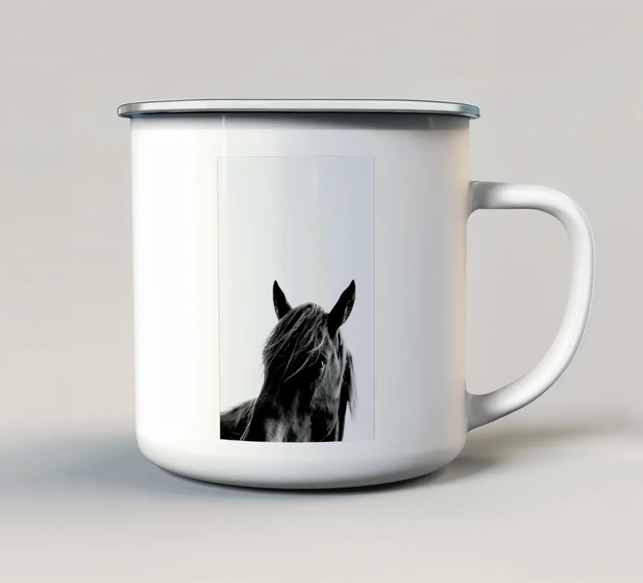 Black Beauty tazza in smalto da Kubistika