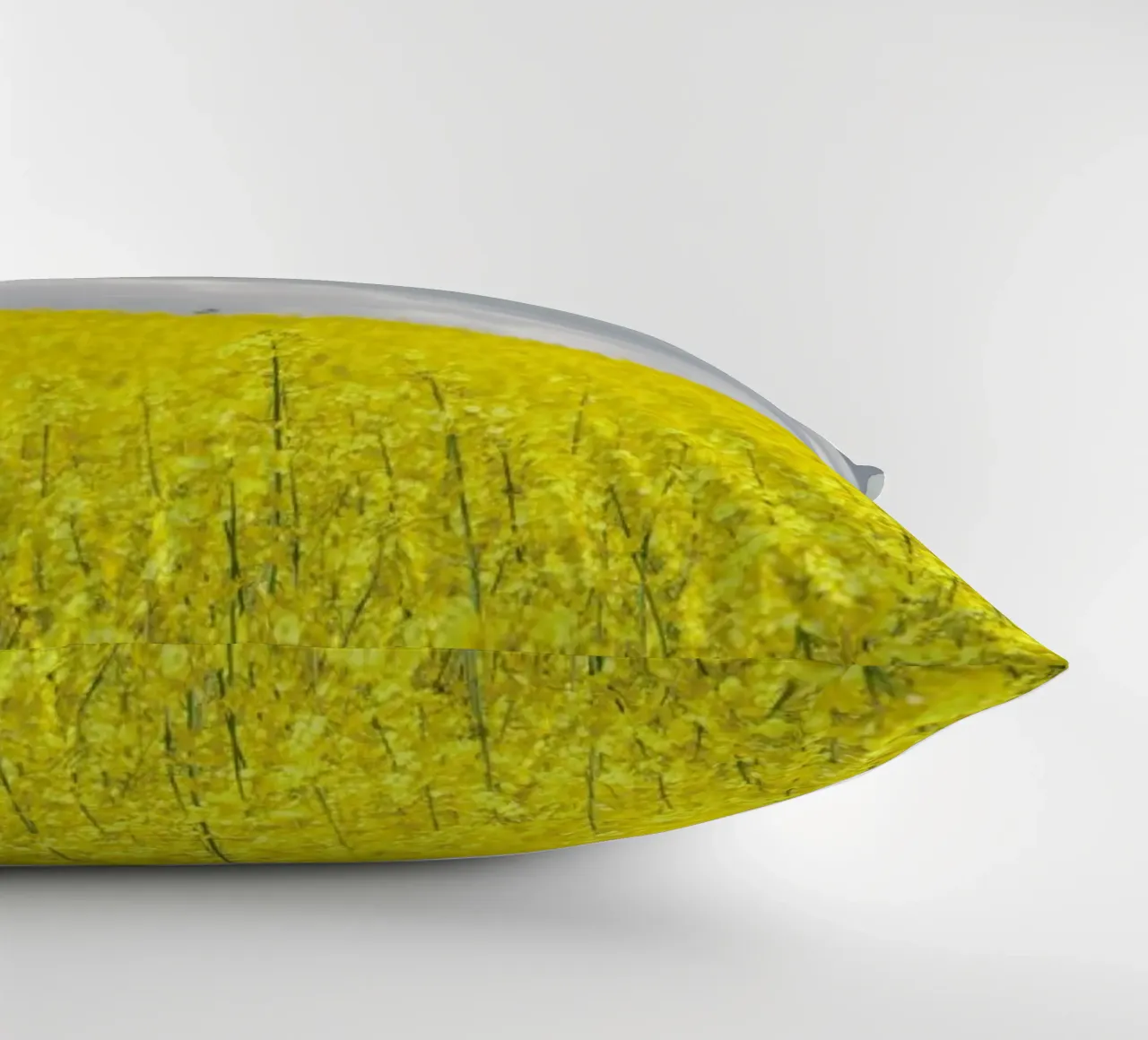 Grey Sky Meets Yellow Fields cuscino da Studio Nahili