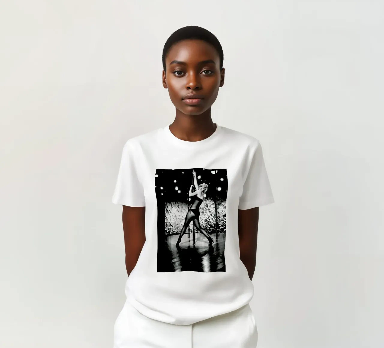 Marilyn Monroe Pole Dancing t-shirt da Gallery Print and Art Limited