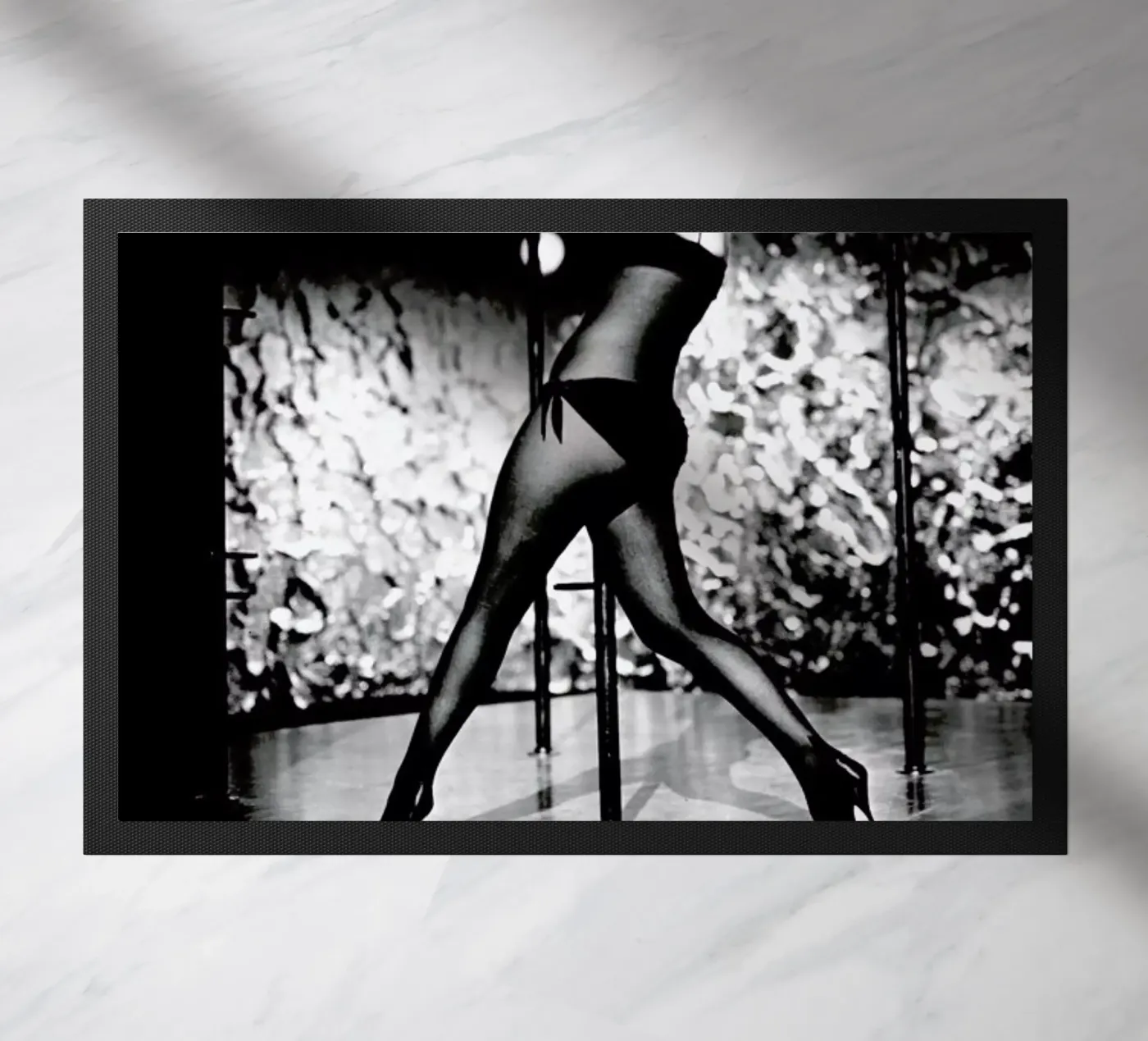 Marilyn Monroe Pole Dancing zerbino da Gallery Print and Art Limited