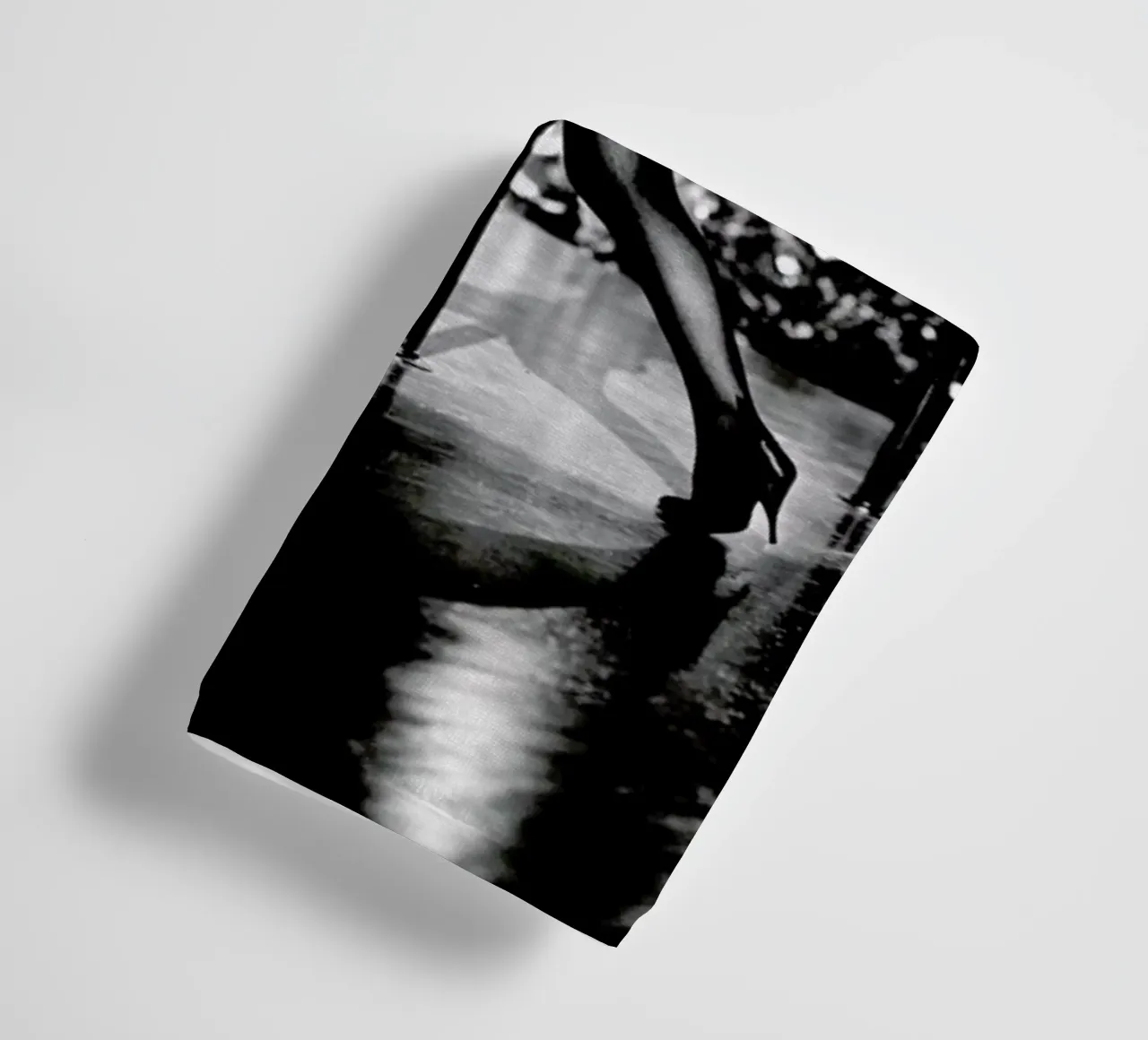 Marilyn Monroe Pole Dancing asciugamano da bagno da Gallery Print and Art Limited