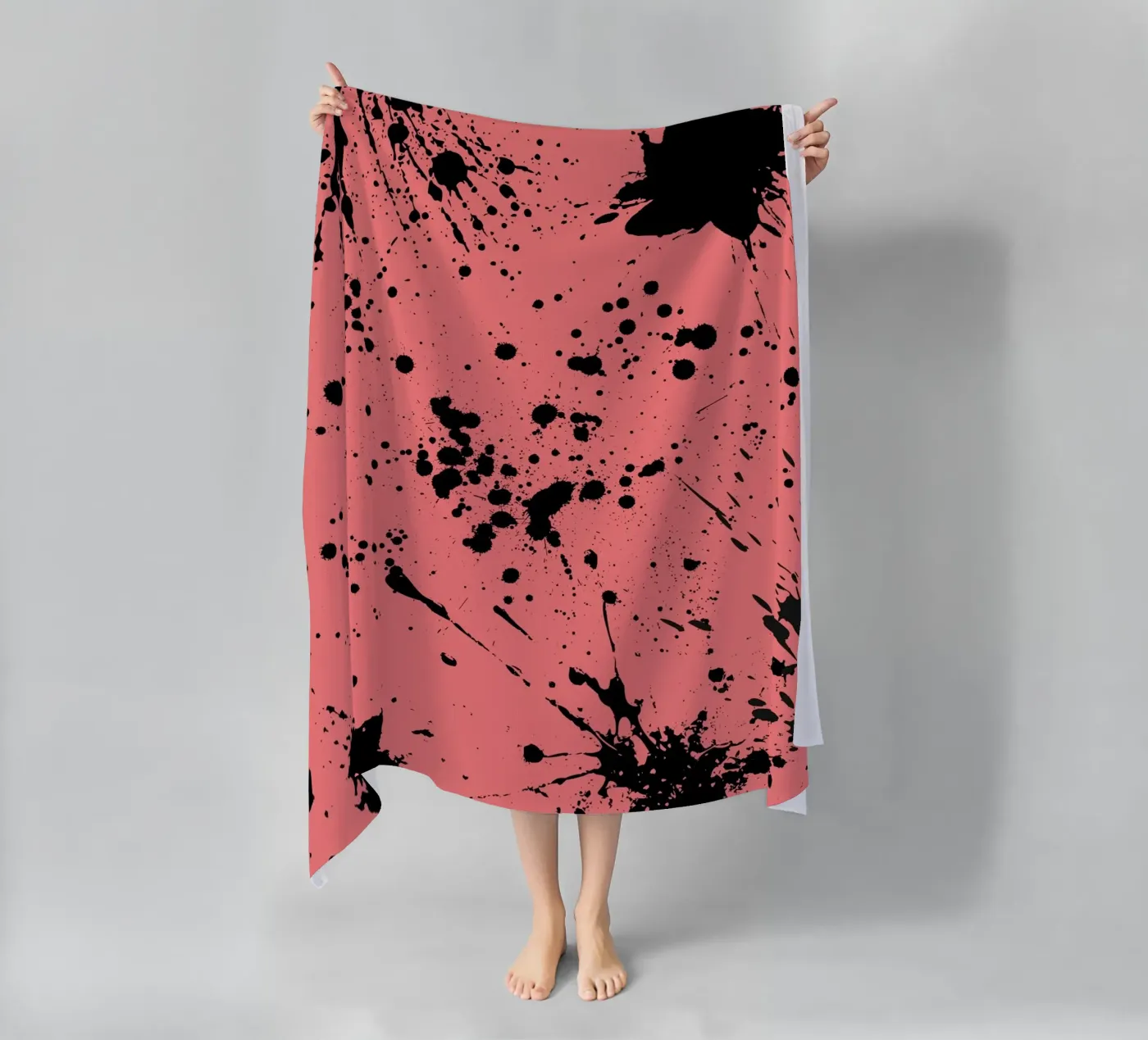 Explosiv Strandtuch von isabels_wunderwelt_digital_art