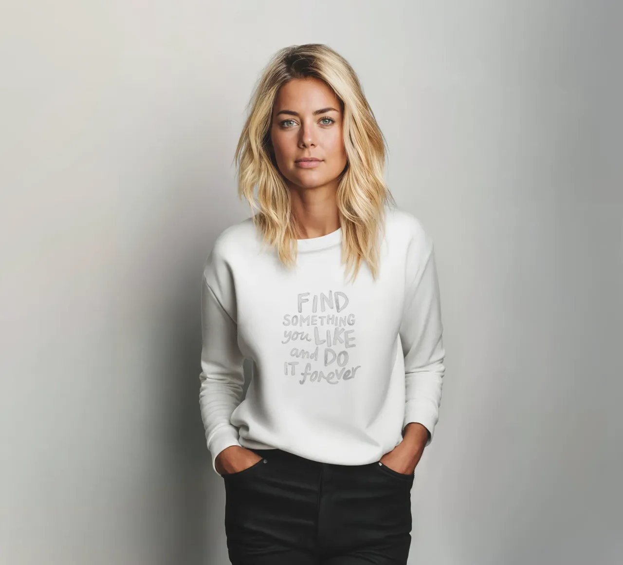 Finde etwas, das du magst und tue es für immer Typografie Druck Sweatshirt von THE MOTIVATED TYPE