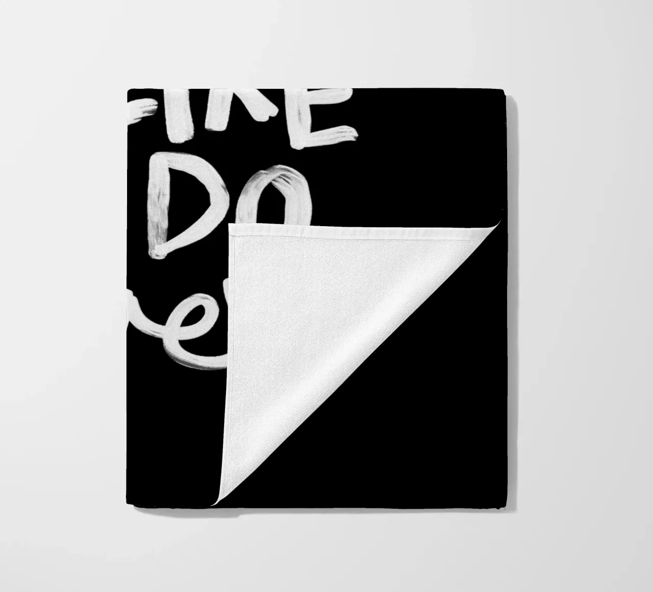 Finde etwas, das du magst und tue es für immer Typografie Druck Strandtuch von THE MOTIVATED TYPE