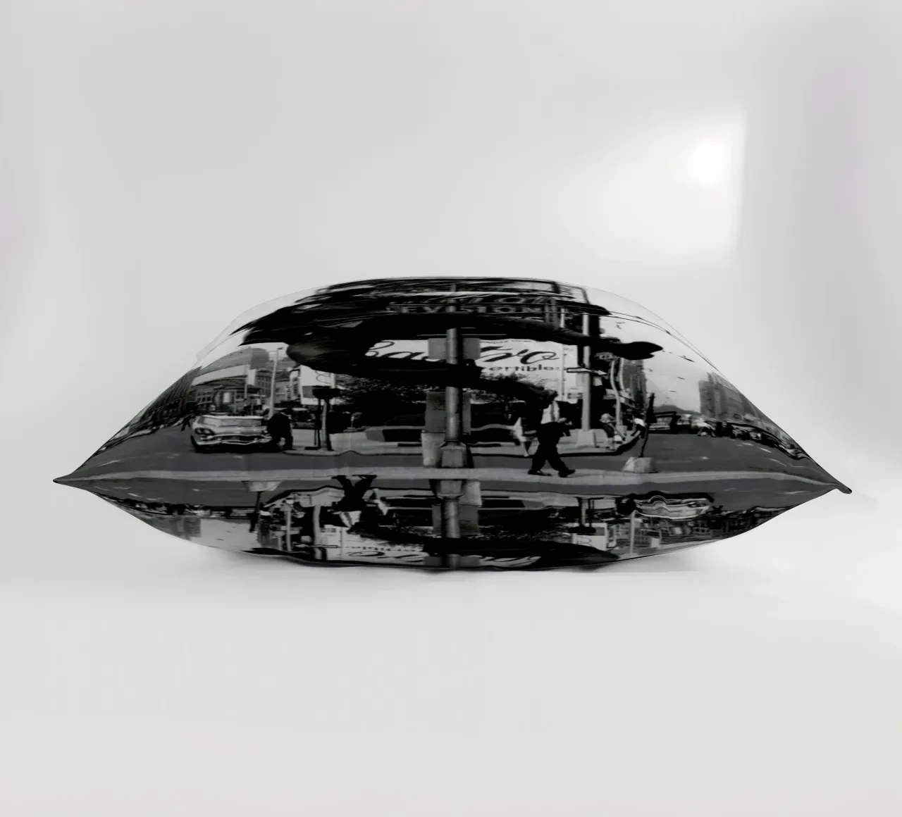 Tommy Steele at Times Square cuscino da Gallery Print and Art Limited