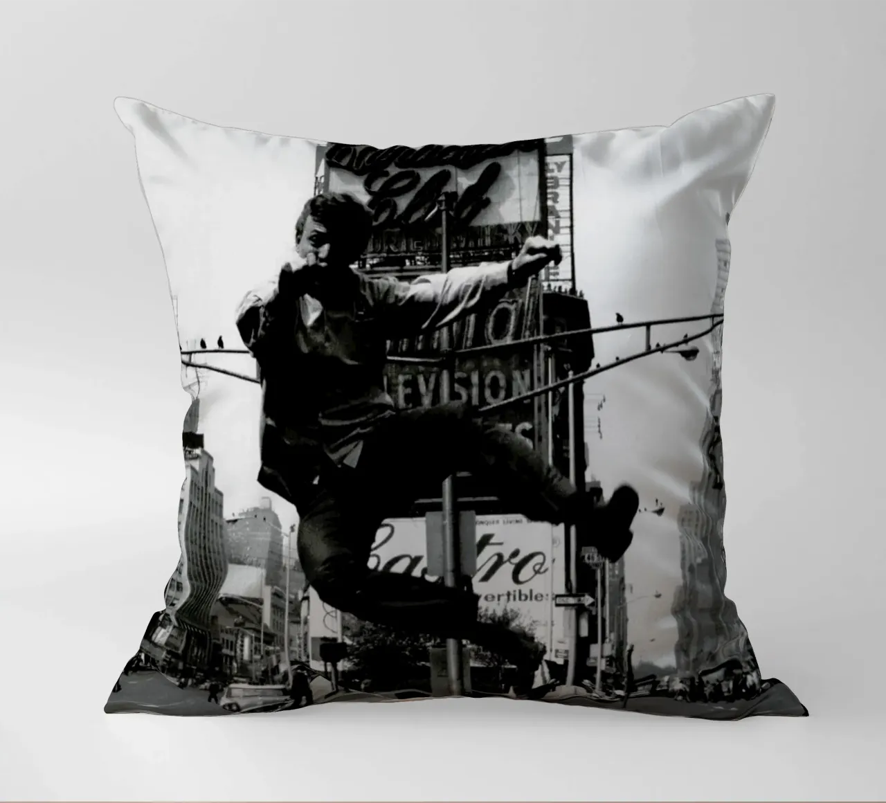 Tommy Steele at Times Square cuscino da Gallery Print and Art Limited