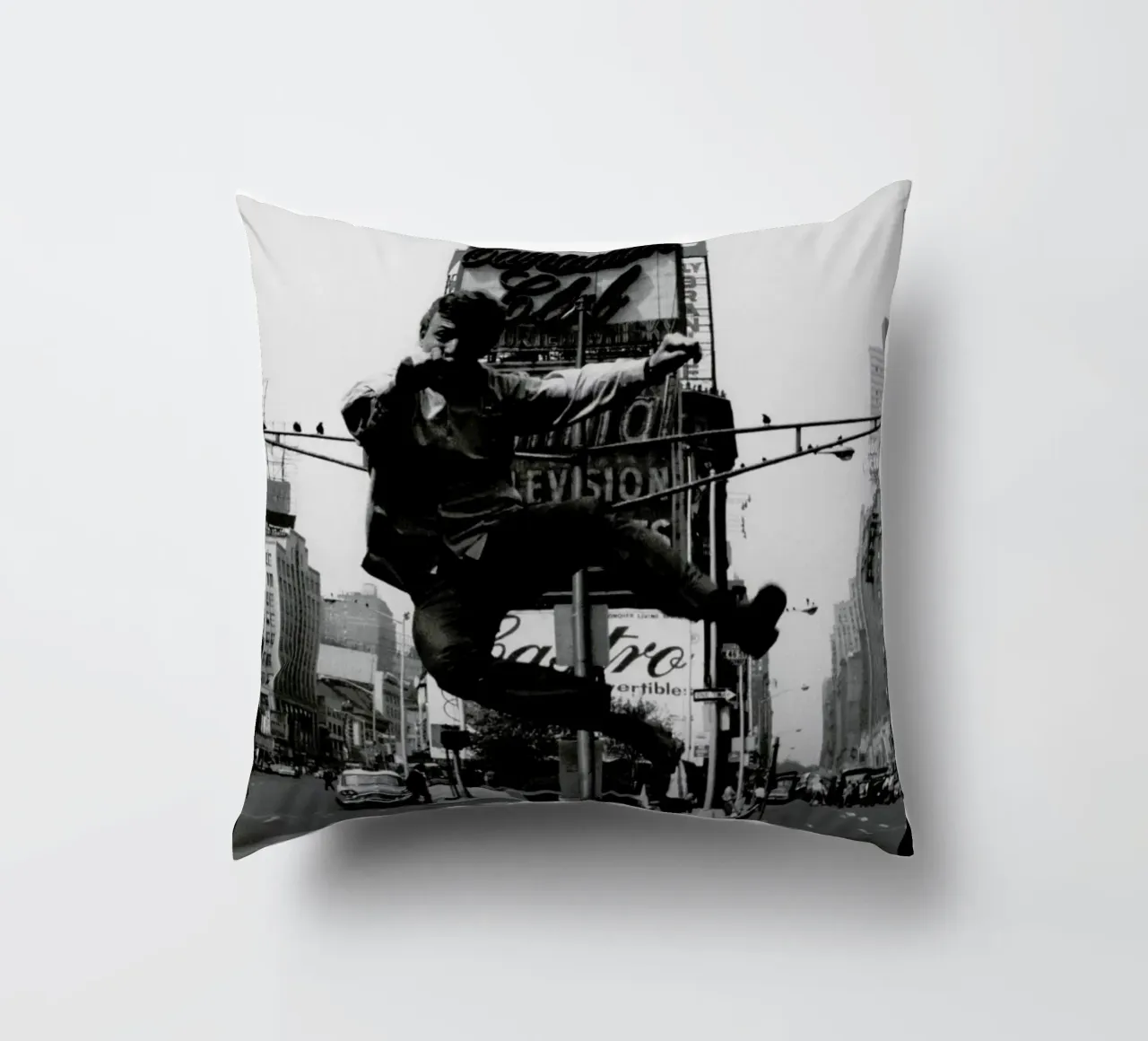 Tommy Steele at Times Square cuscino da Gallery Print and Art Limited