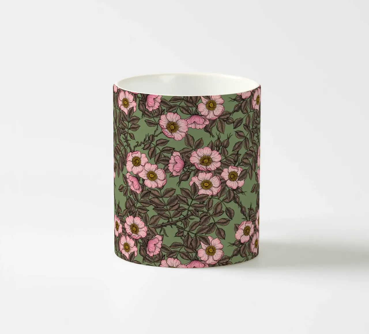 Rosa canina in fiore su verde salvia tazza in ceramica da Painted Nature
