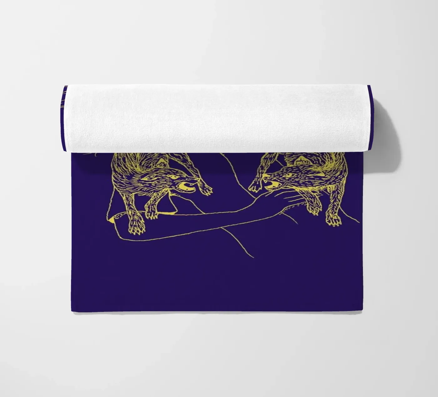 Wolves Strandtuch von Daniela Roessler