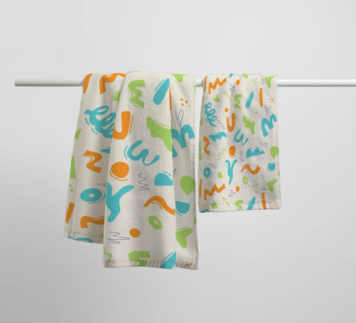 Loop and Motion Handtuch von nicigabrieldesigns