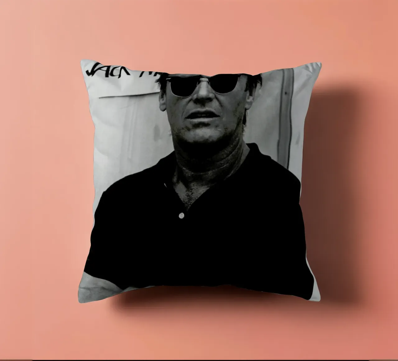 Jack Nicholson in Sunglasses cuscino da Gallery Print and Art Limited