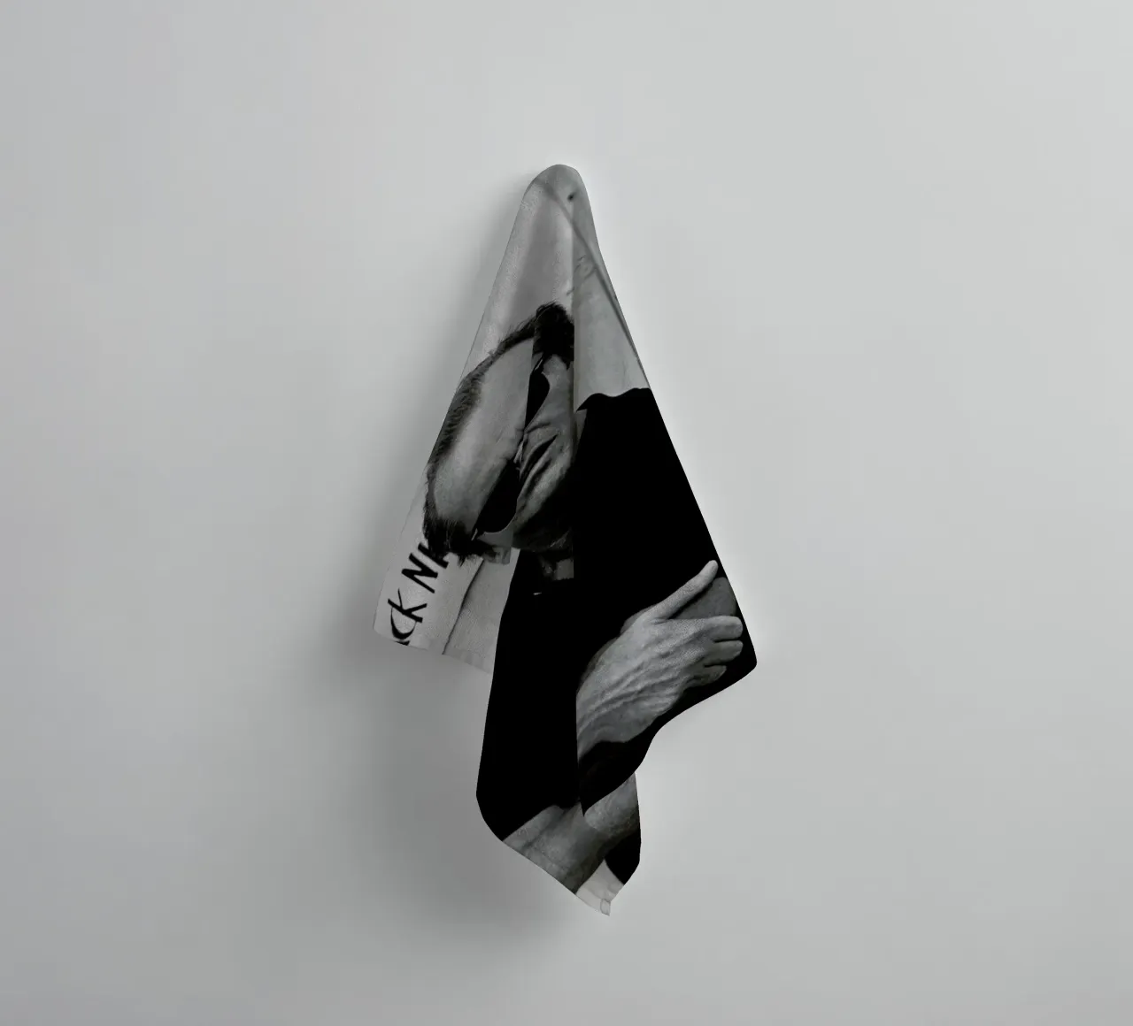 Jack Nicholson in Sunglasses asciugamano da bagno da Gallery Print and Art Limited