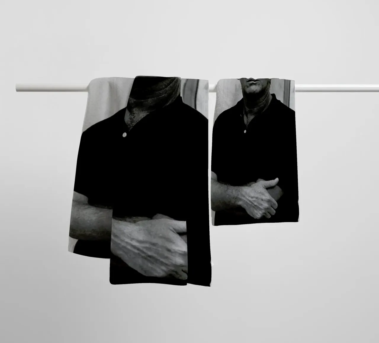 Jack Nicholson in Sunglasses asciugamano da bagno da Gallery Print and Art Limited