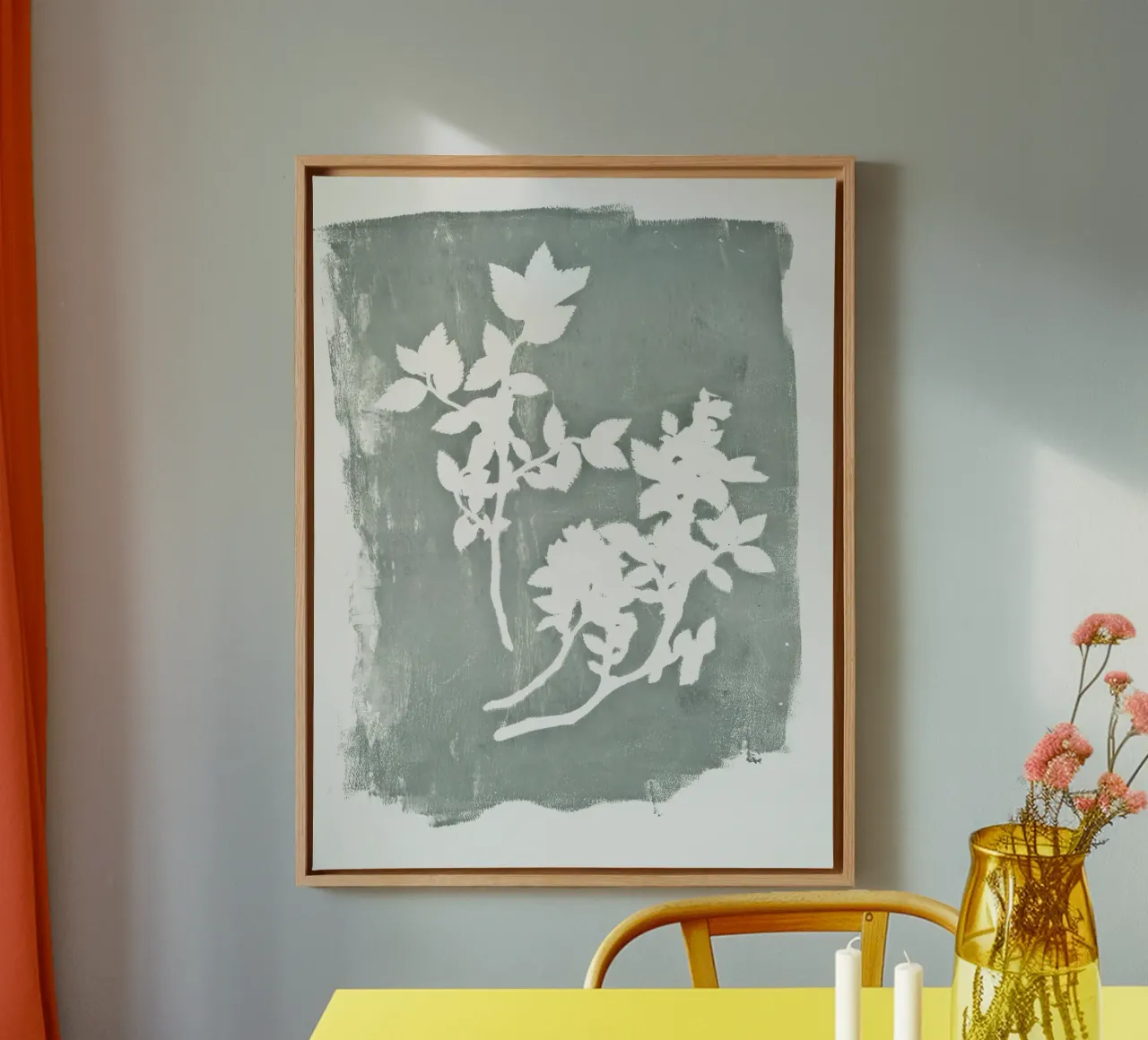 botanical reminiscences 1 - grey tela con Cornice a cassetta da IRIS LEHNHARDT FINE ART