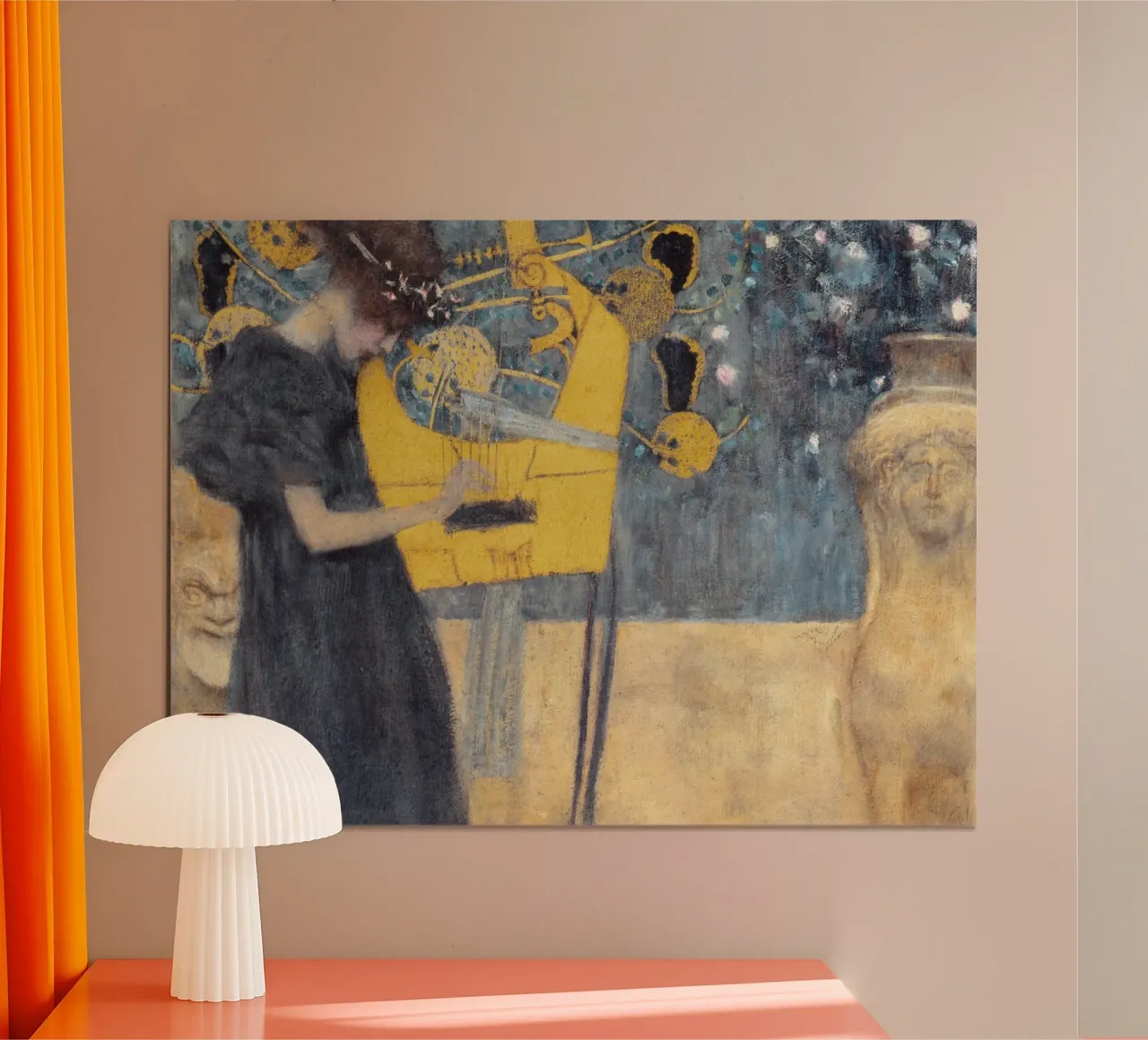 Gustav Klimt - Musica poster con telaio in plastica da Timeless Artworks