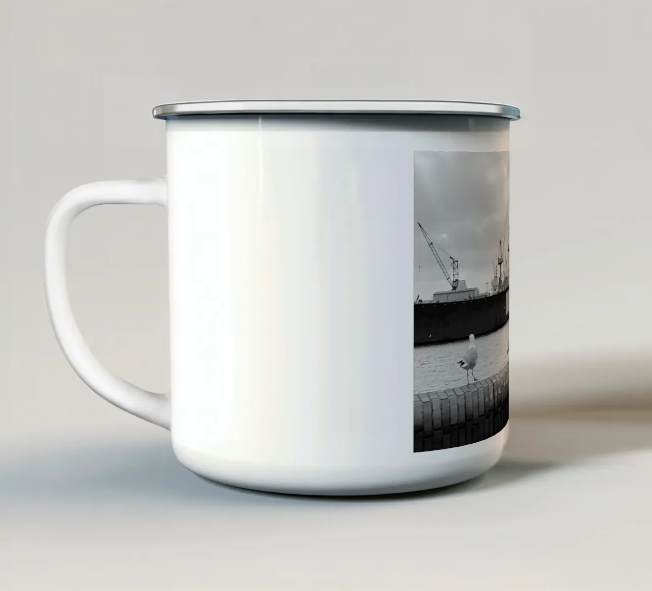 HAMBURG | MÖWEN tazza in smalto da DigiWunderwerk