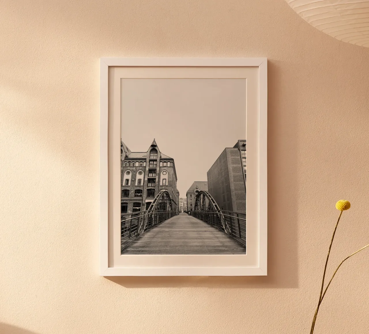 Hamburg | Speicherstadt poster con telaio in legno da DigiWunderwerk